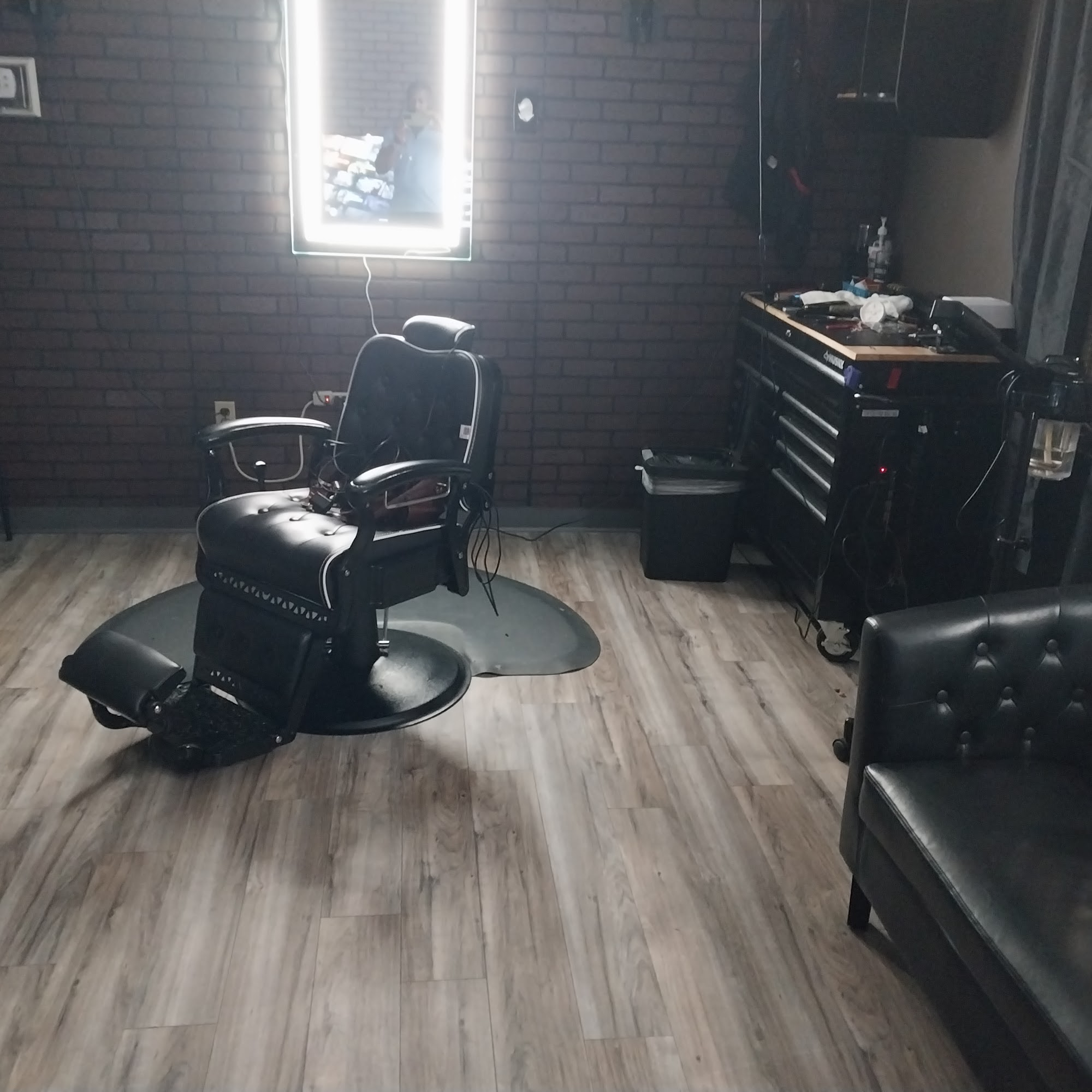 Chill Will's Barber Lounge Studio 1216, 2638 Two Notch Rd building 220 Suite 2, Columbia South Carolina 29203