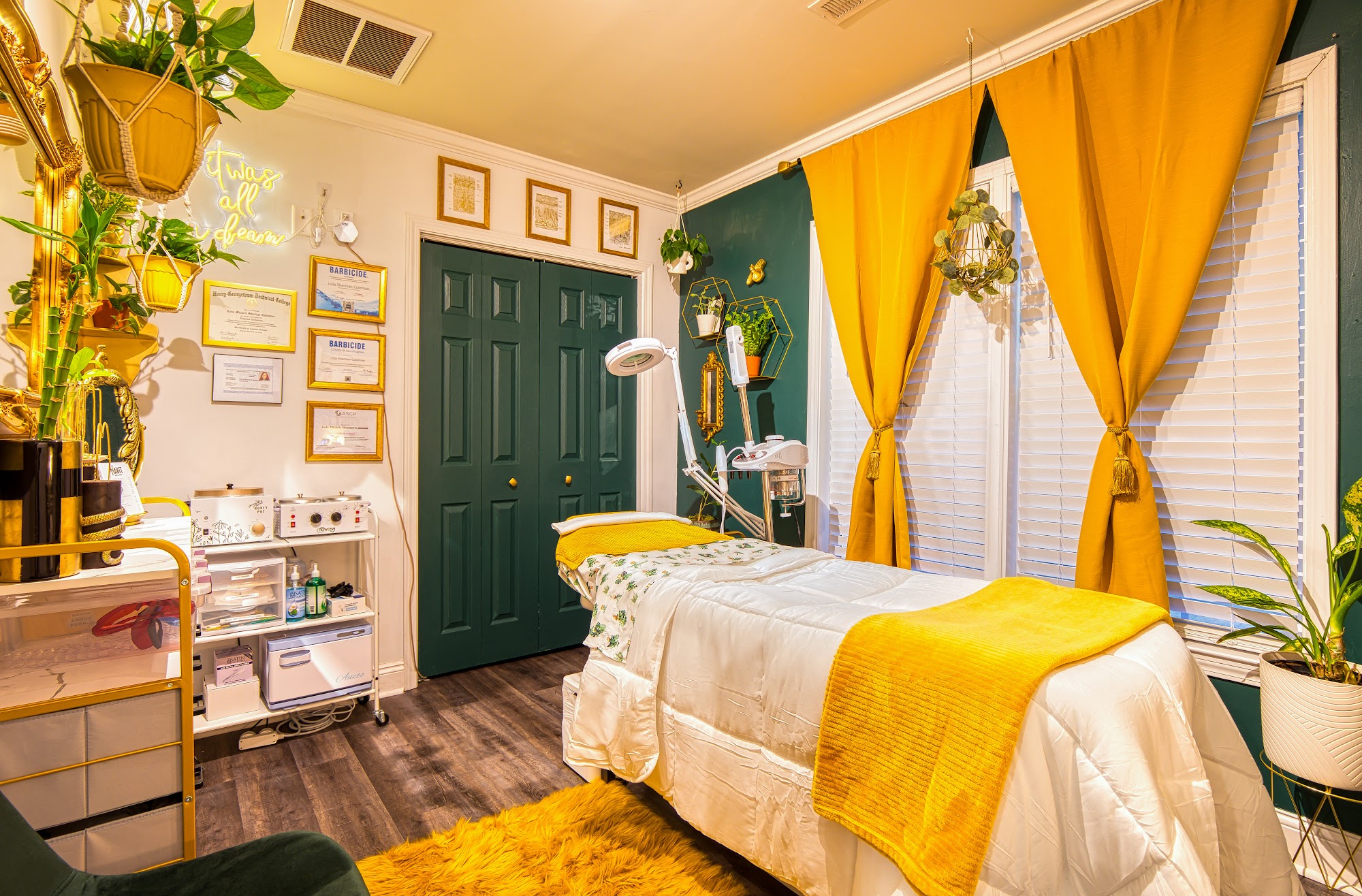 Habit Salon 1833 Lone Star St Unit AA, Conway South Carolina 29526