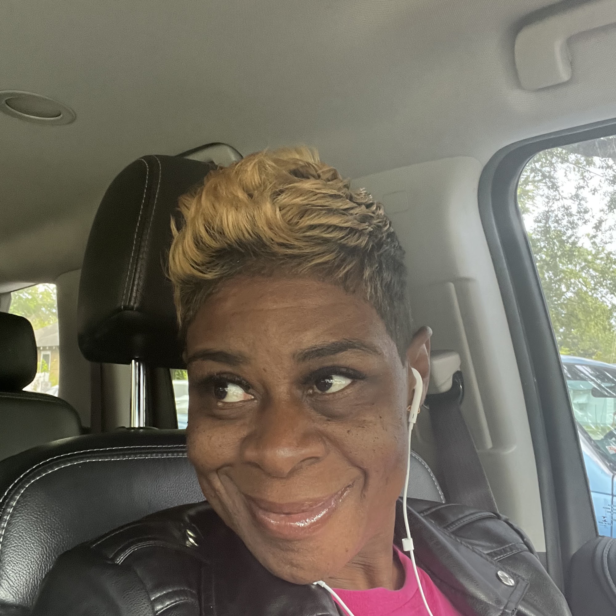 Boochie/Dahaircutta 1800 2nd Loop Rd Suite #6, Florence South Carolina 29501