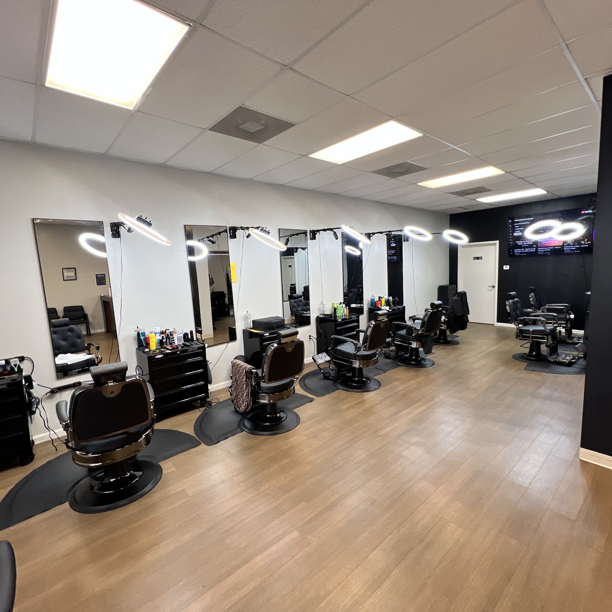 Xklusive Kutz SC 5084 Sunset Blvd STE B, Lexington South Carolina 29072