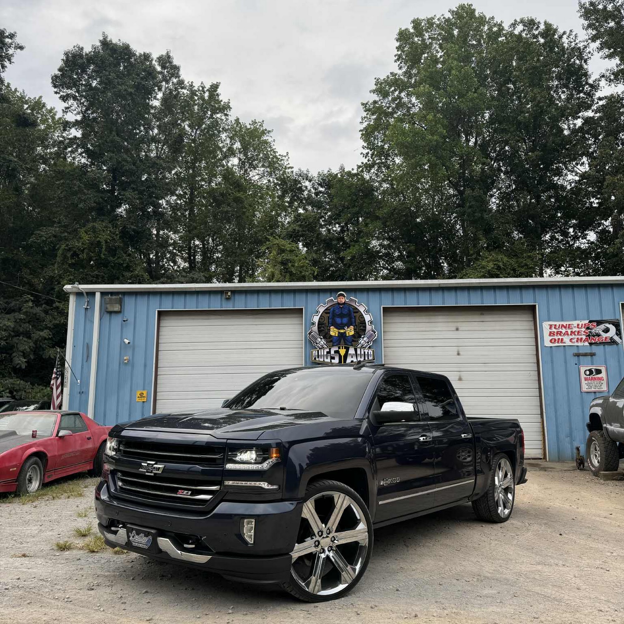 PLUGS AUTO LLC Loris