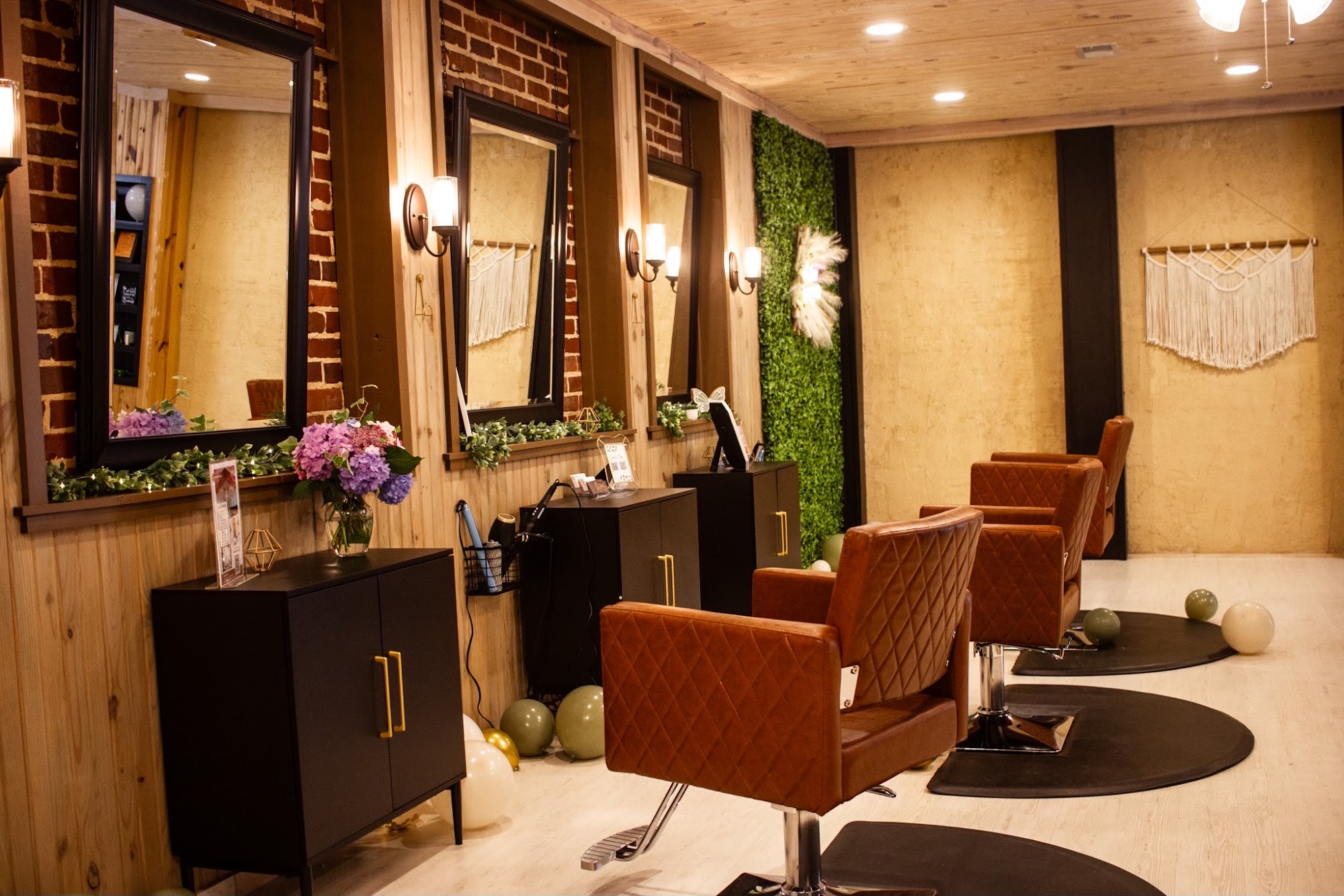 Glamour And Grace Salon Spa And Boutique LLC 203 S Jefferson St, Saluda South Carolina 29138