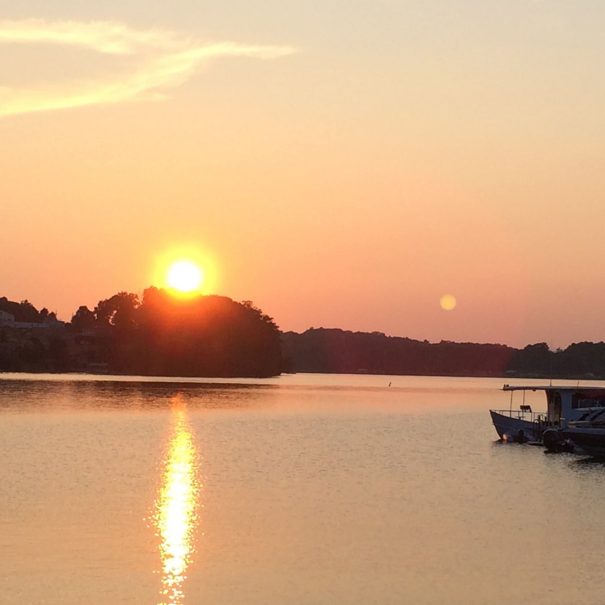 The Tiki Hut Lakeside Grill Seneca
