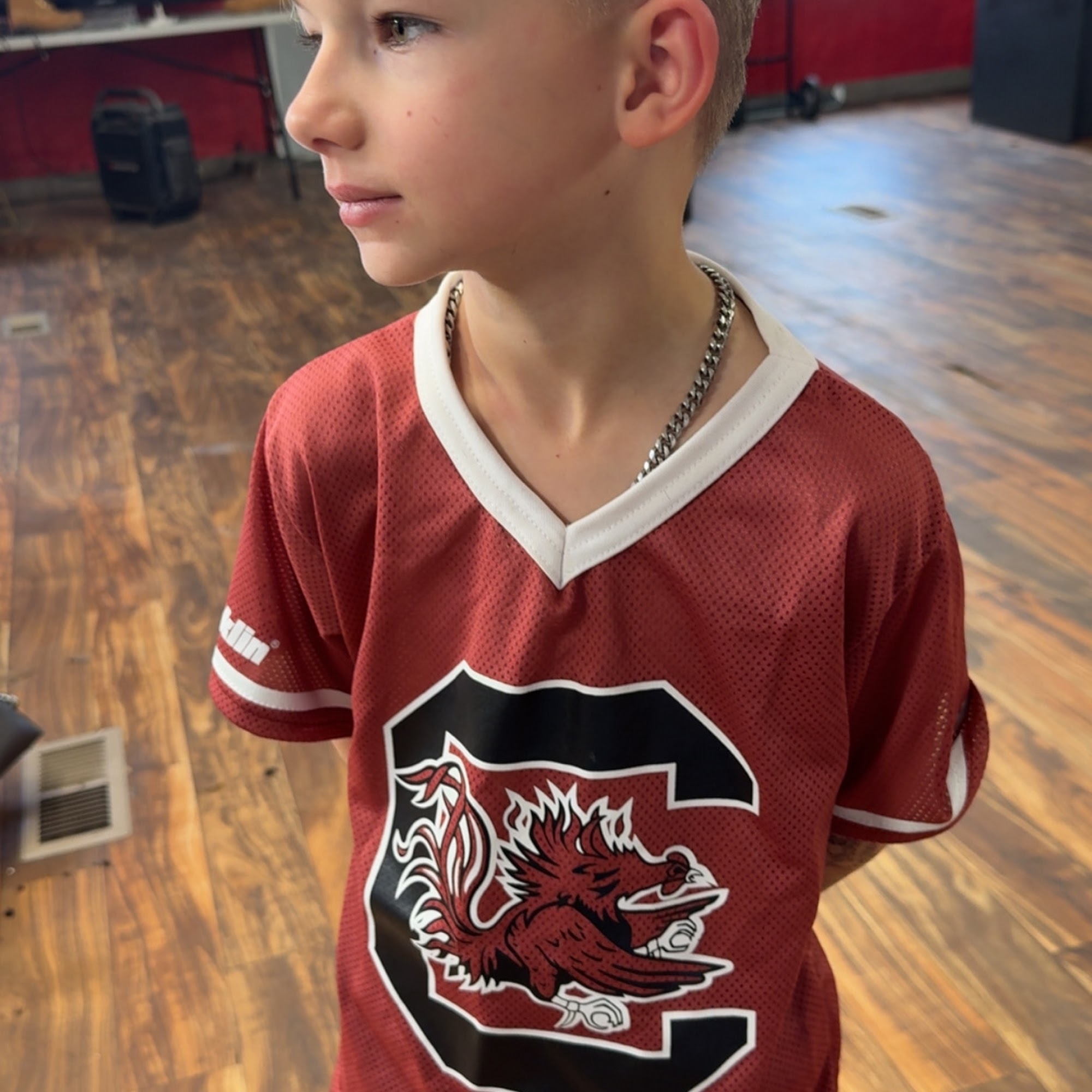 HATZ OFF GROOMING LOUNGE