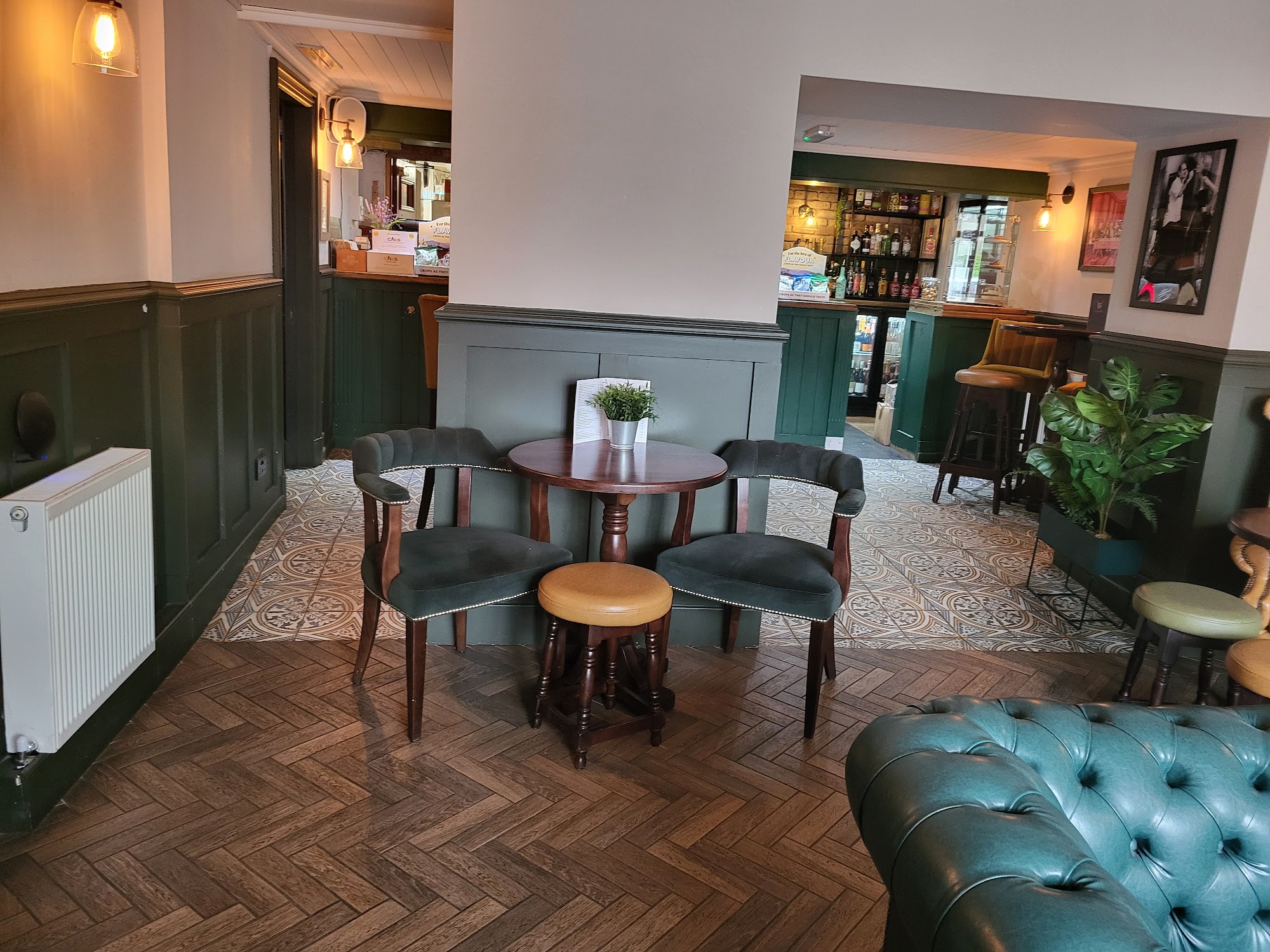 Bombay Club Glendevon Hotel, 196 High St, Auchterarder