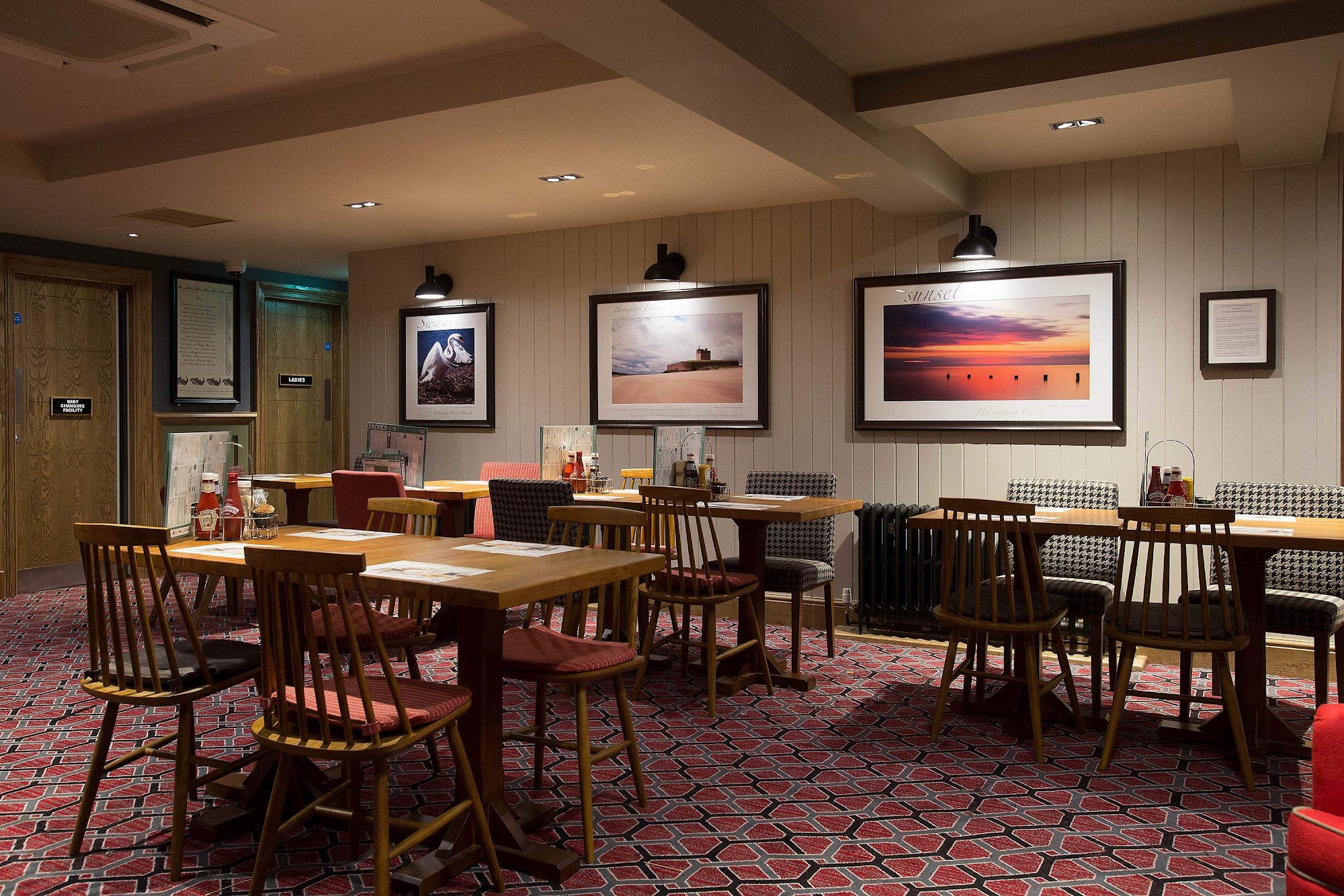 Jolly's Hotel - JD Wetherspoon