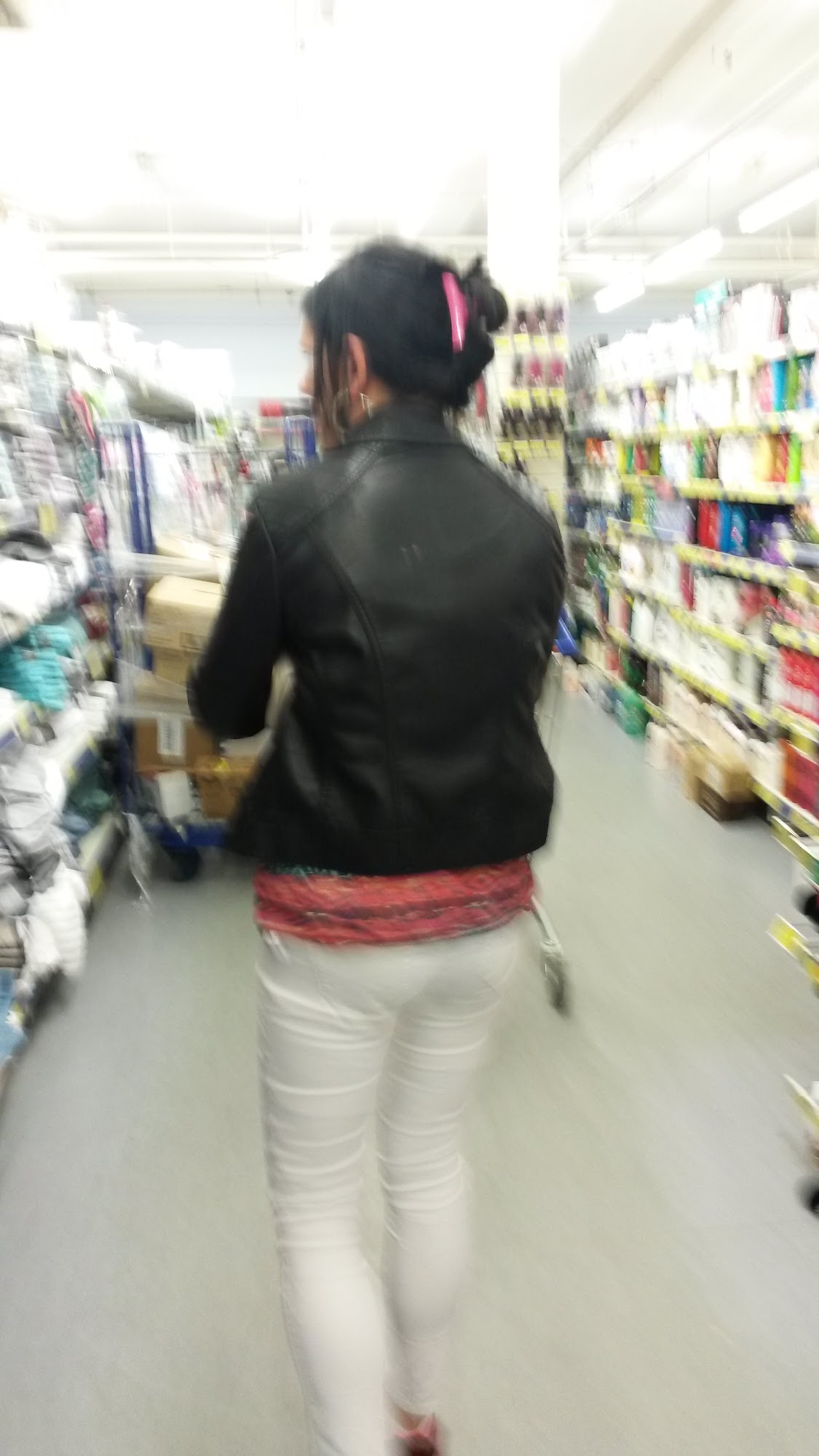 B&M Store