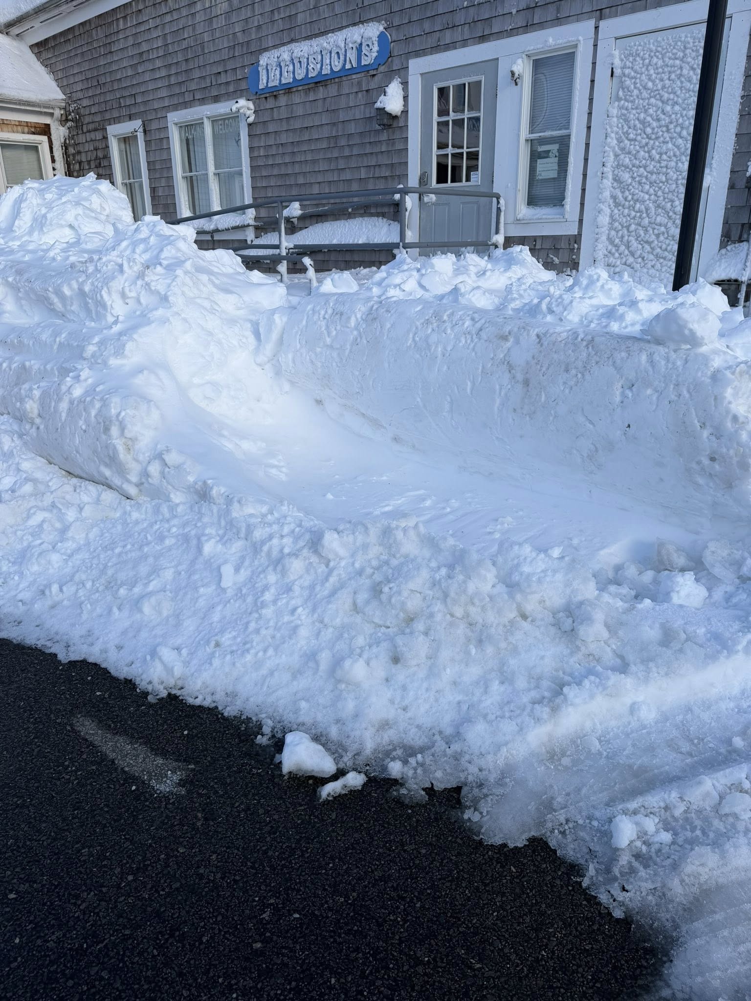 Illusions Hair Care Center 124 N Main St, Aberdeen South Dakota 57401