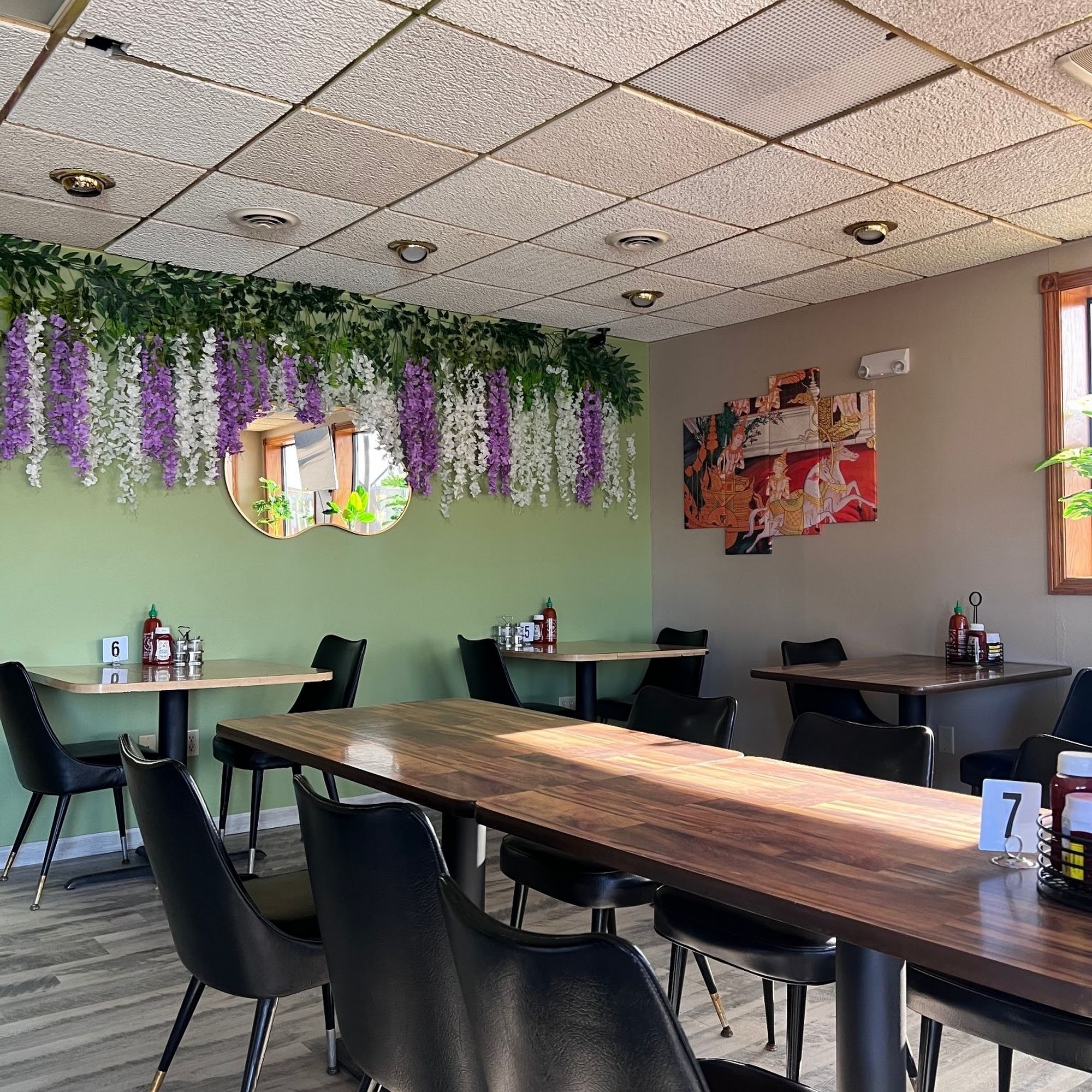 Thai & Burmese Deli 23 1st Ave NE, Aberdeen, SD 57401