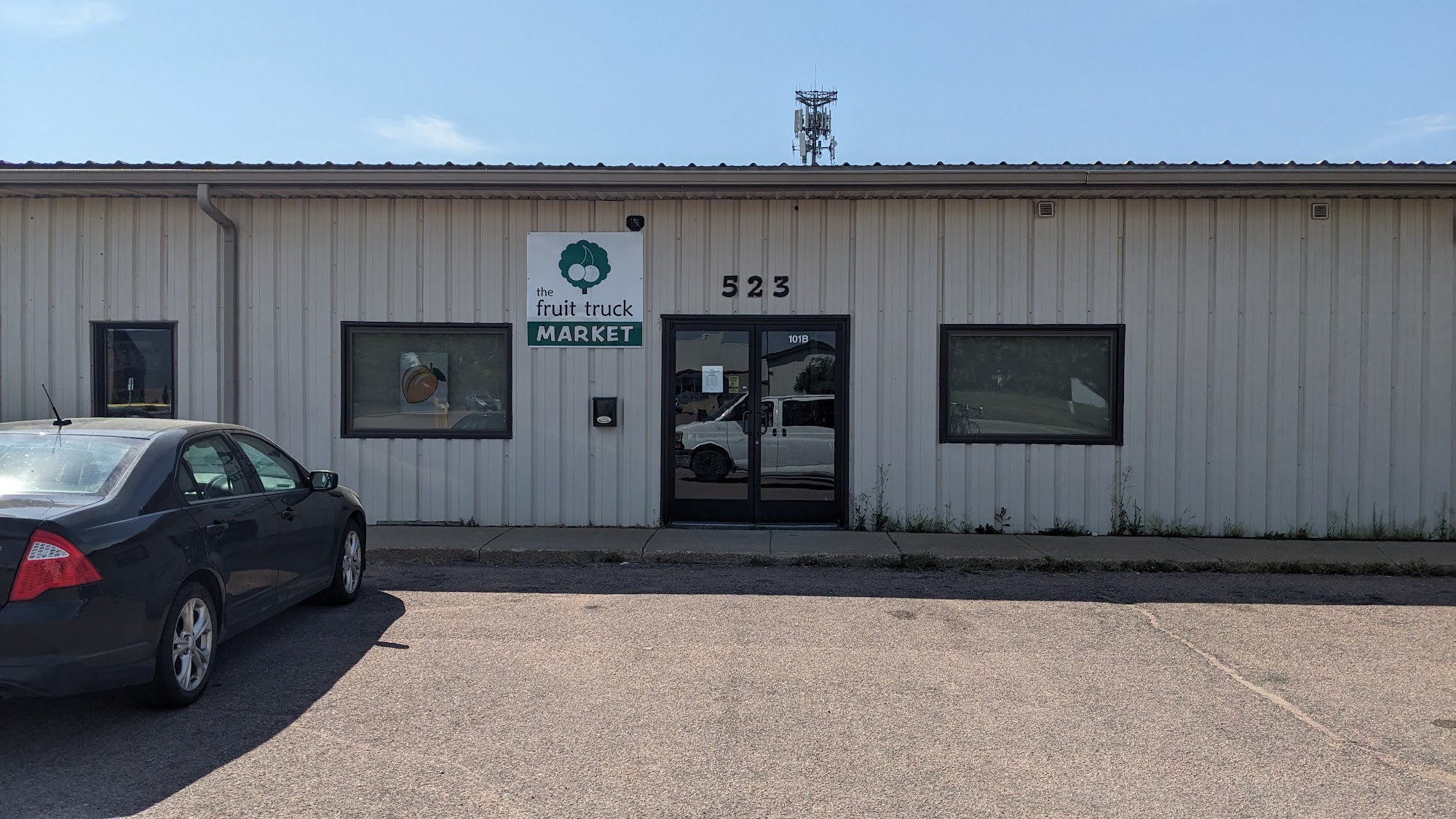 The Fruit Truck Market/European Grocery Sioux Falls