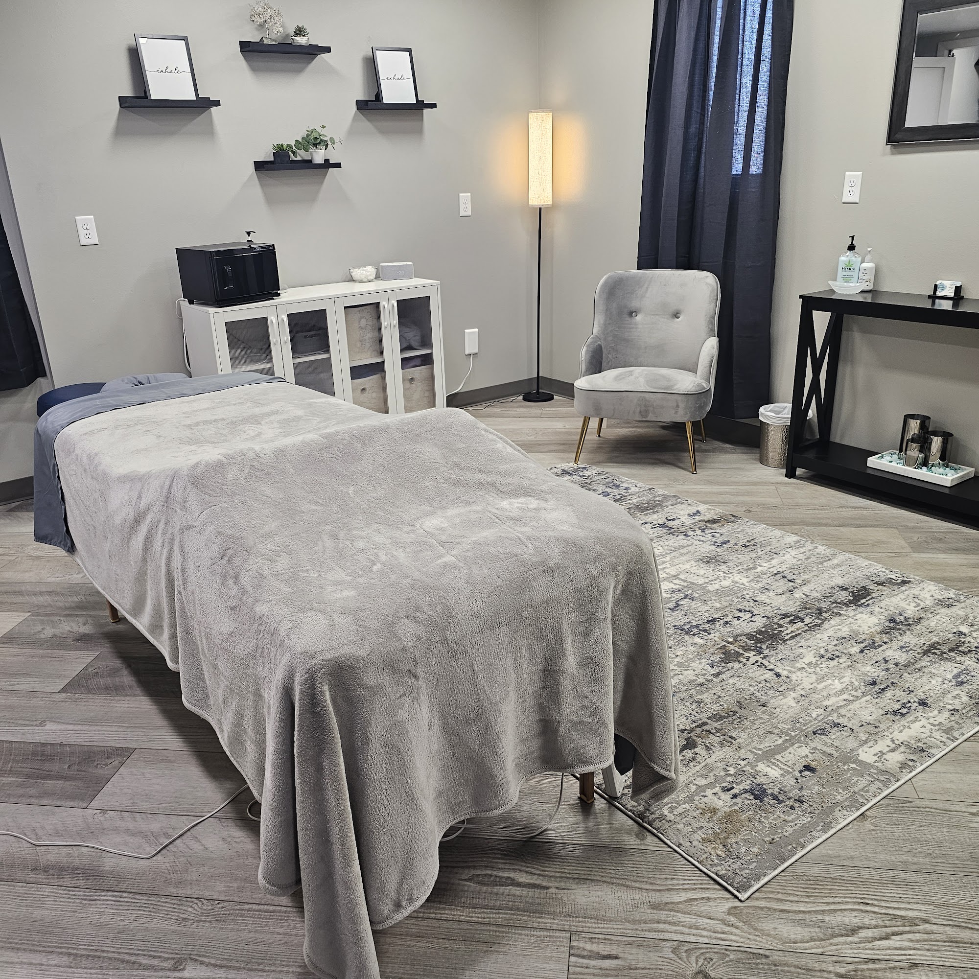 Ashley's Therapeutic Massage Located within D'Lux Suites, 5201 S Solberg Ave Suite 107, Sioux Falls South Dakota 57108