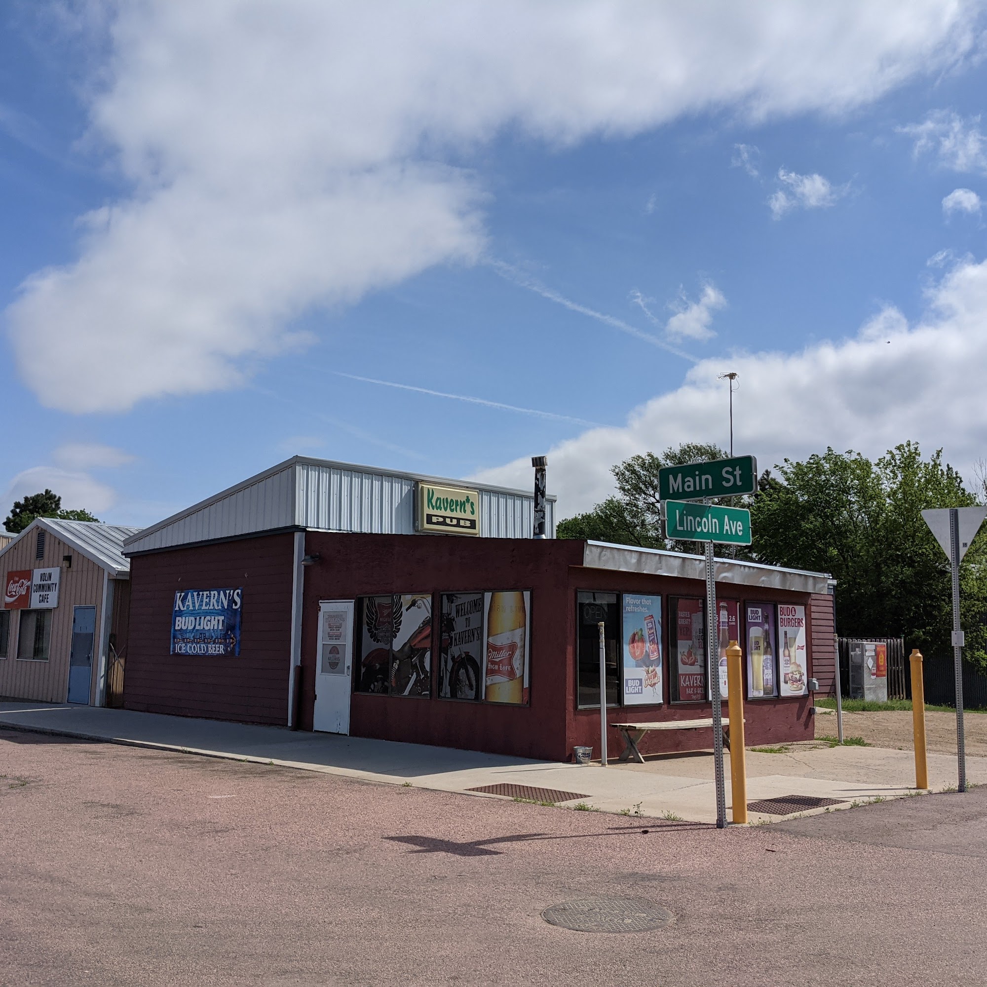 Kaverns bar & grill 300 Lincoln Ave, Volin