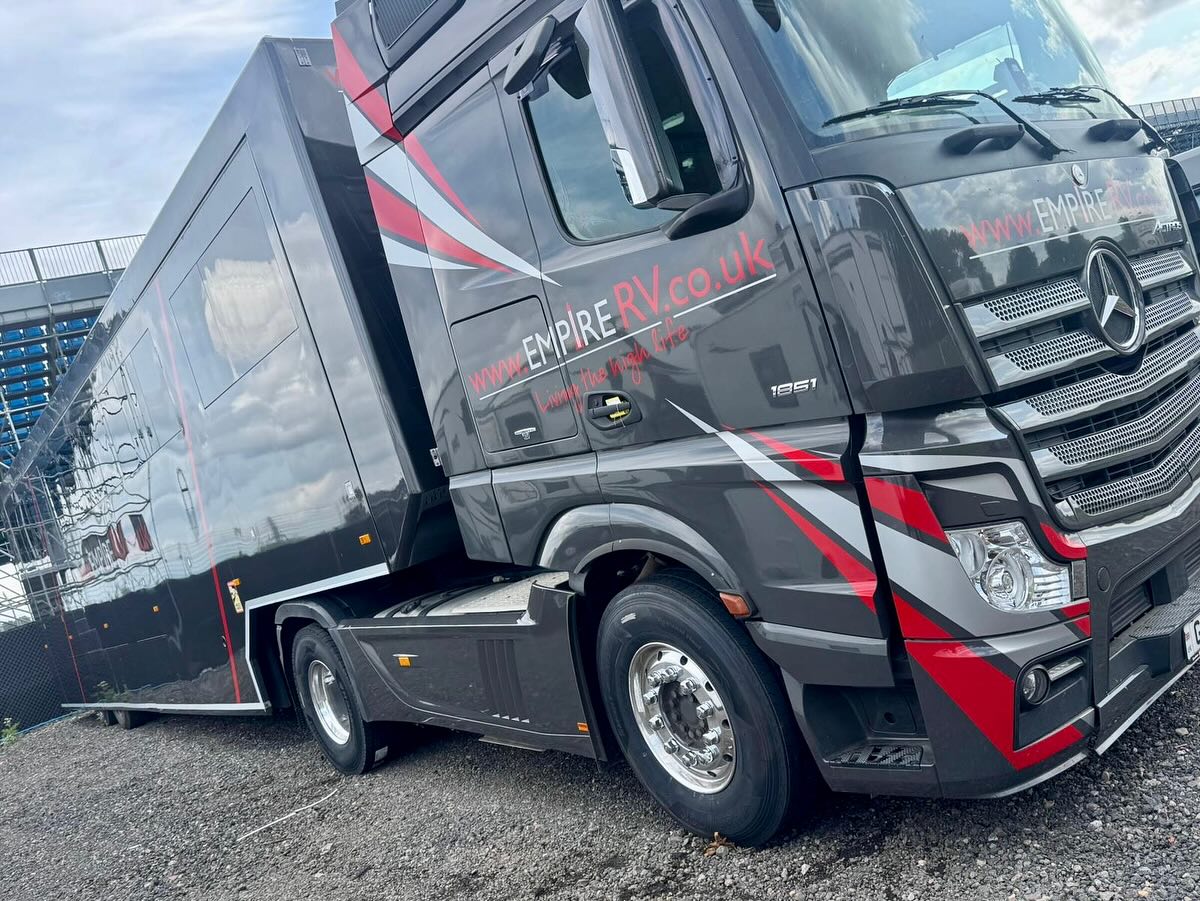 P & B Tyres