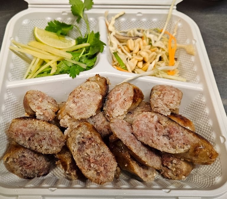 NITS THAI FOOD 124 Main St N, Moose Jaw, SK S6H 3J7