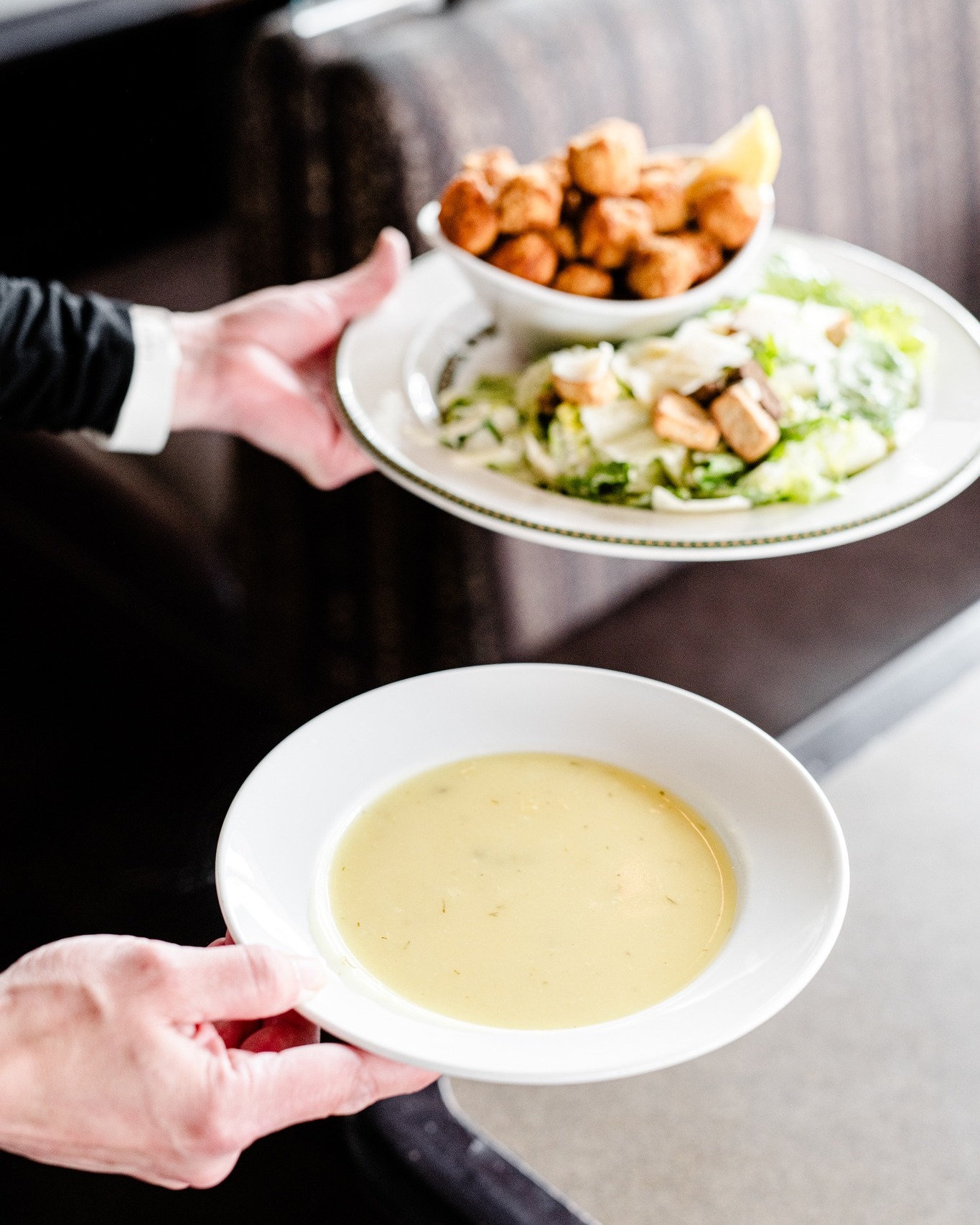 Mano's Restaurant & Lounge 1820 8 St E #200, Saskatoon, SK S7H 0T6