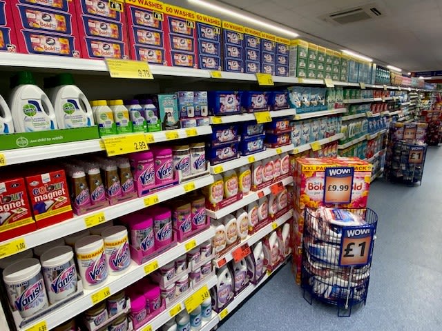 B&M Store