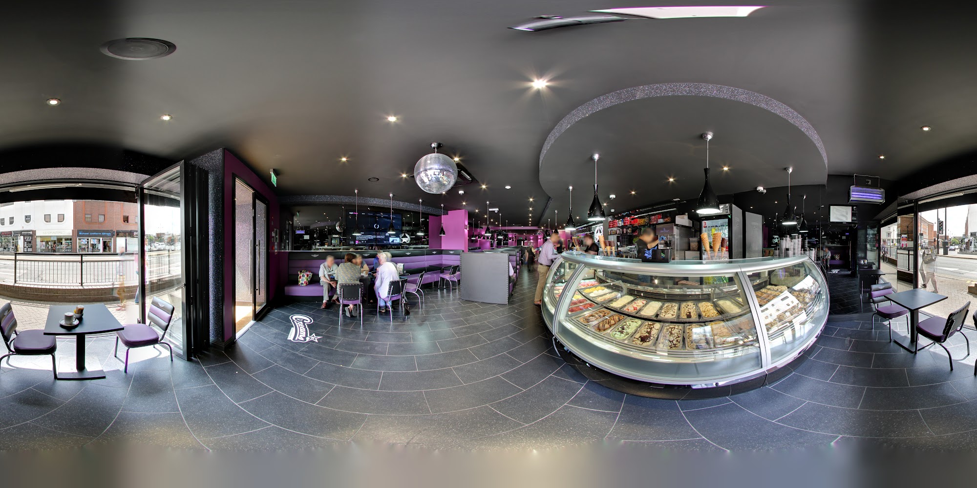 Creams Cafe Staines 10-12 High St, Staines