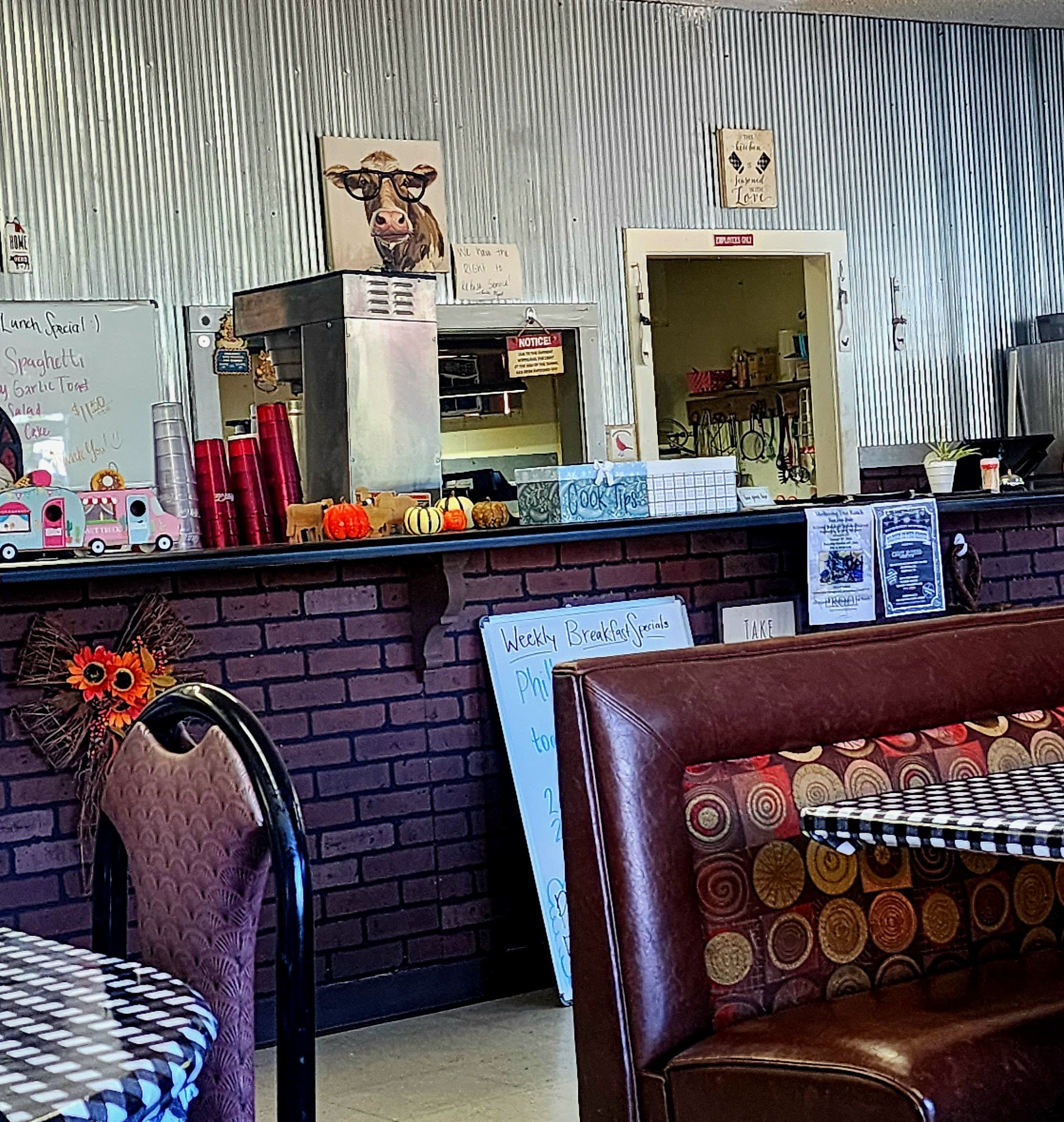 The Cardinal Cafe