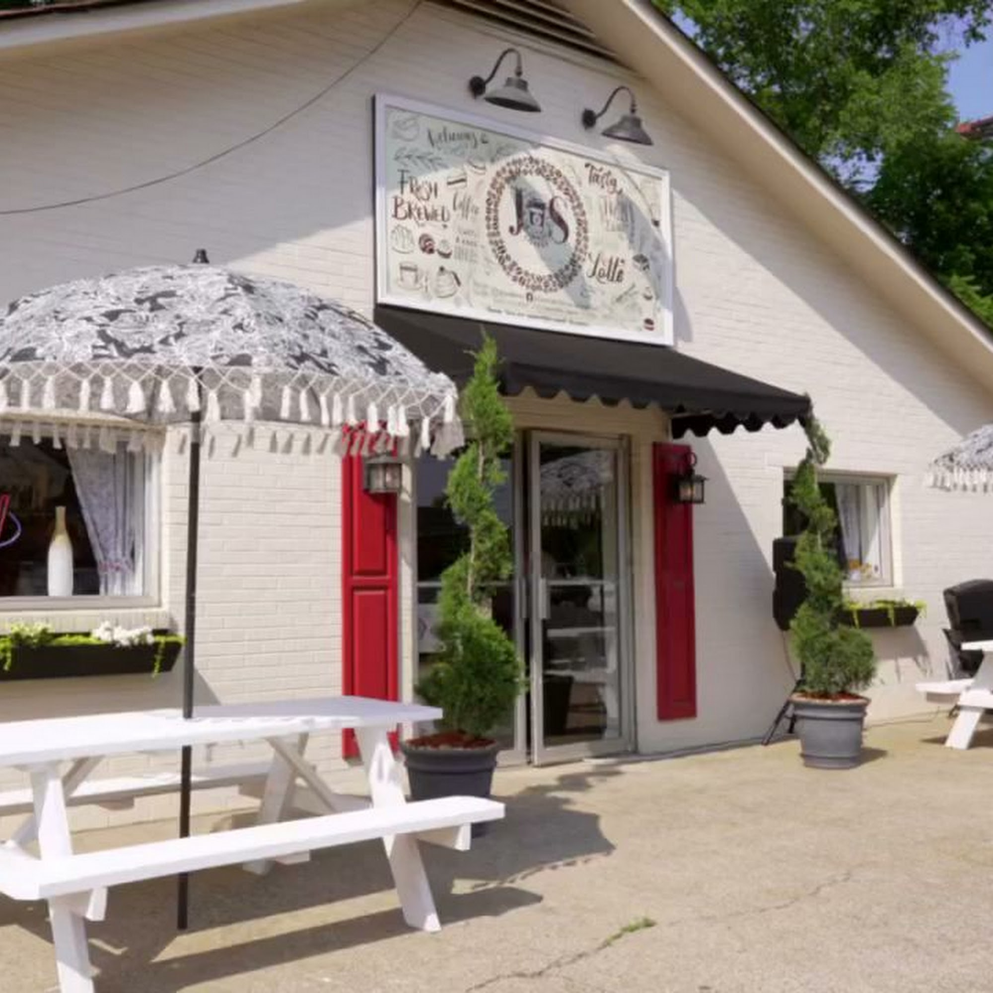 JOS Fifteen Coffee, Ice Cream, Bakery, and Sweets Antioch