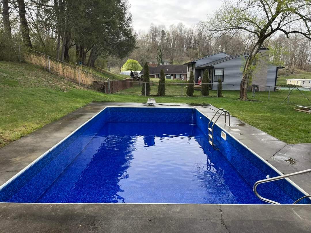 Botts Family Pools LLC. Bluff City