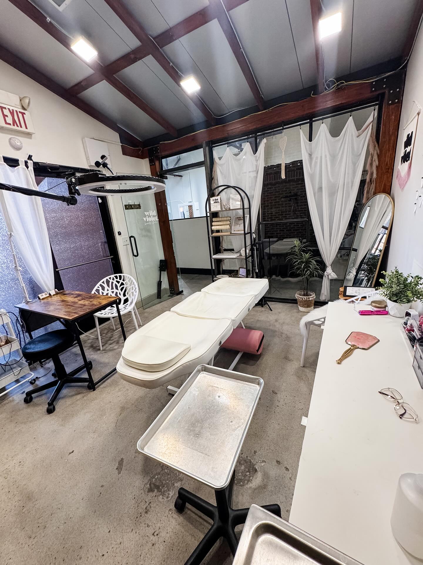 Saint Salon 307 N Market St B, Chattanooga Tennessee 37405