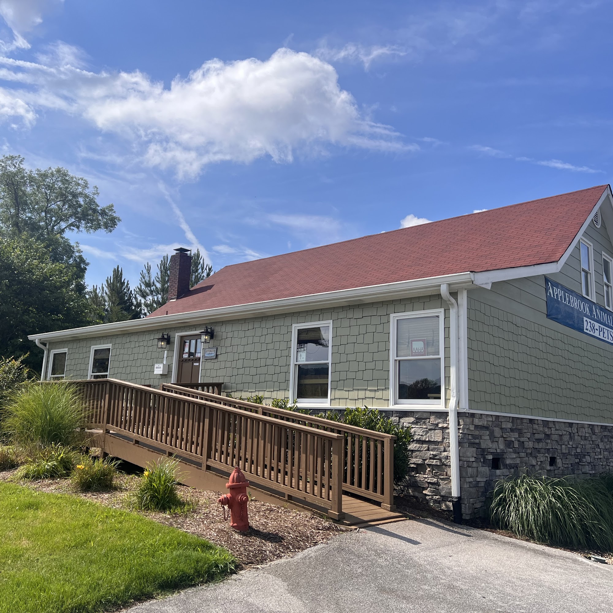 Applebrook Animal Hospital Collegedale