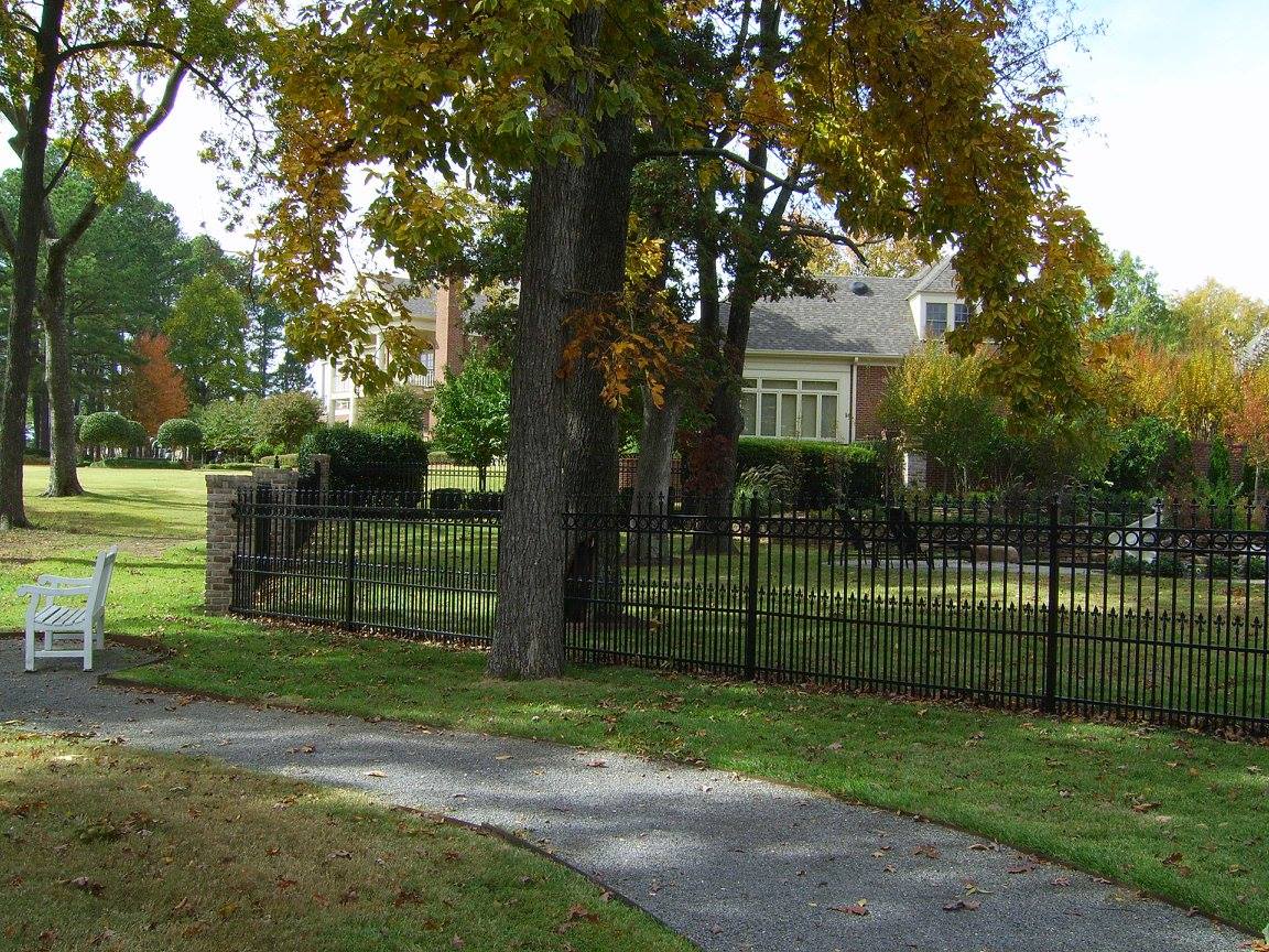 Custom Fence Co-Collierville