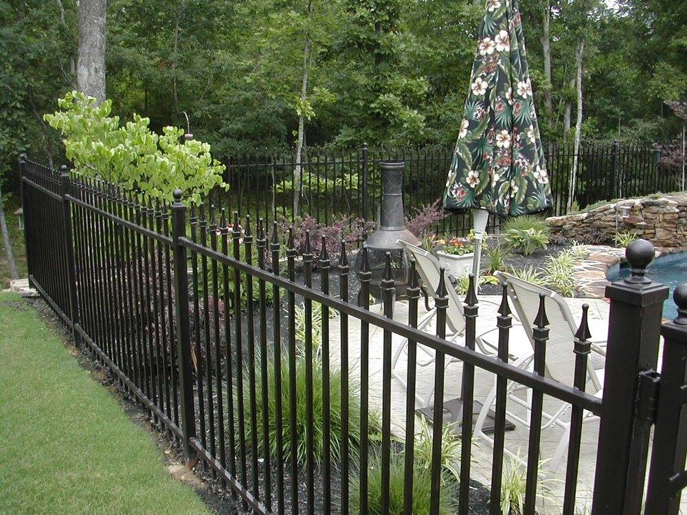Custom Fence Co-Collierville