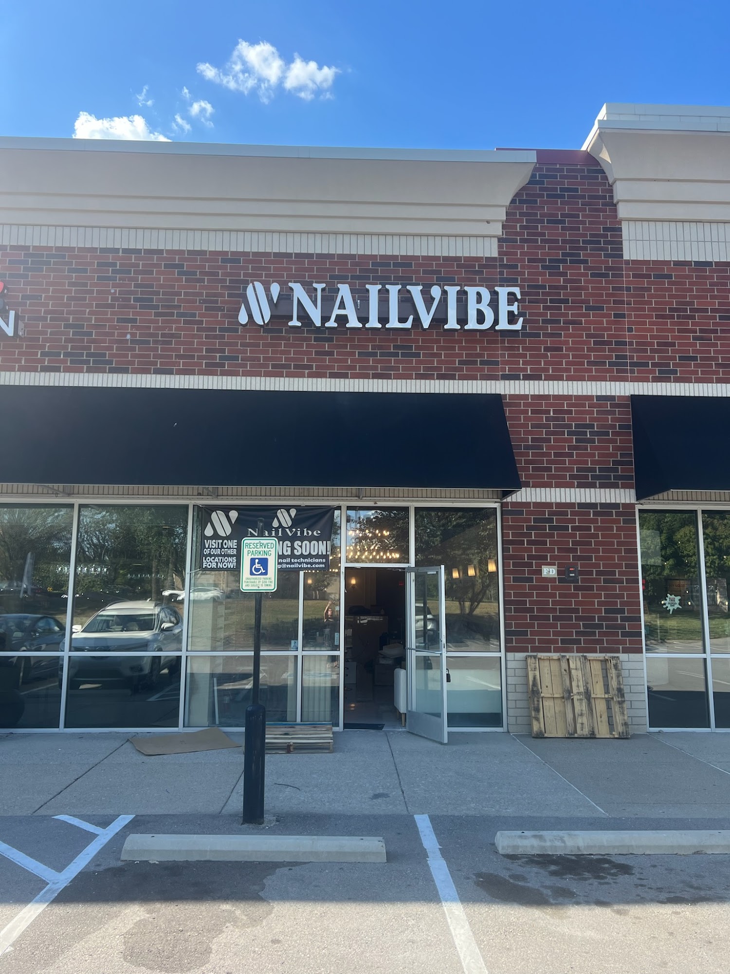 NailVibe Cool Springs