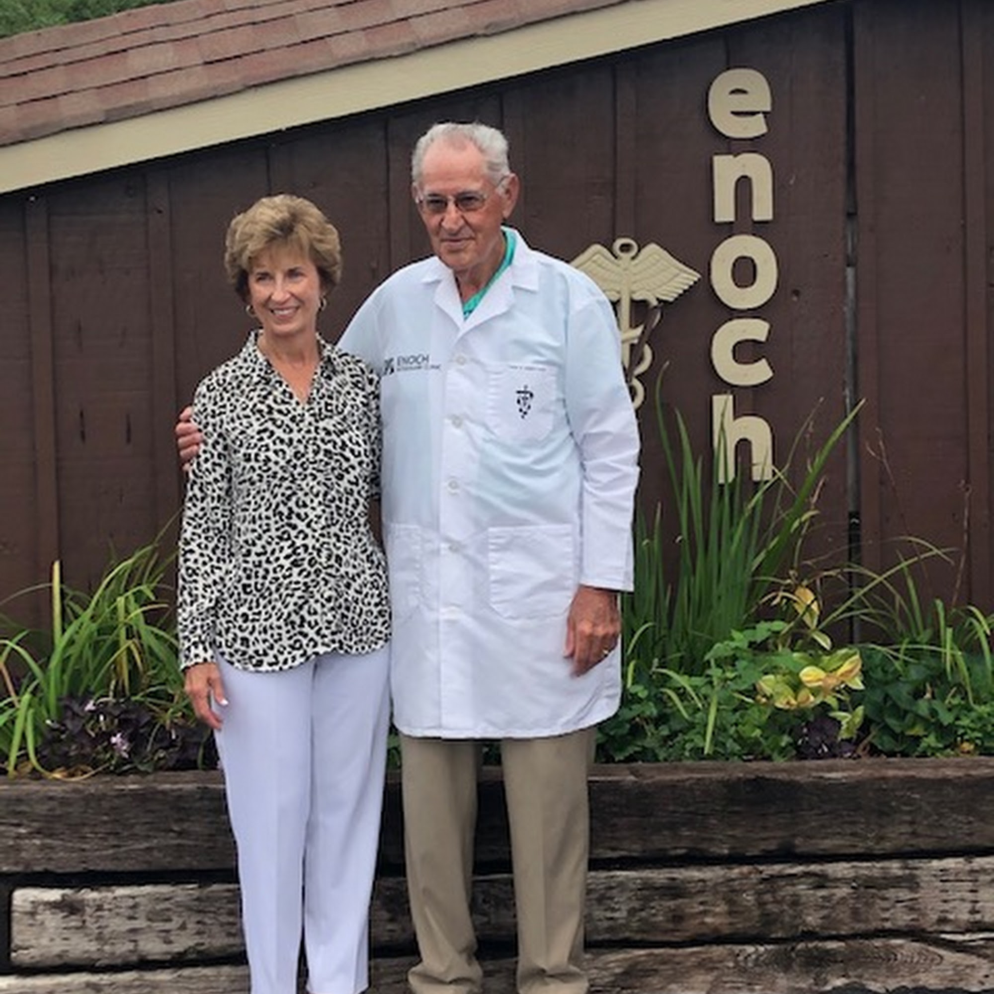 Enoch Veterinary Clinic Gallatin