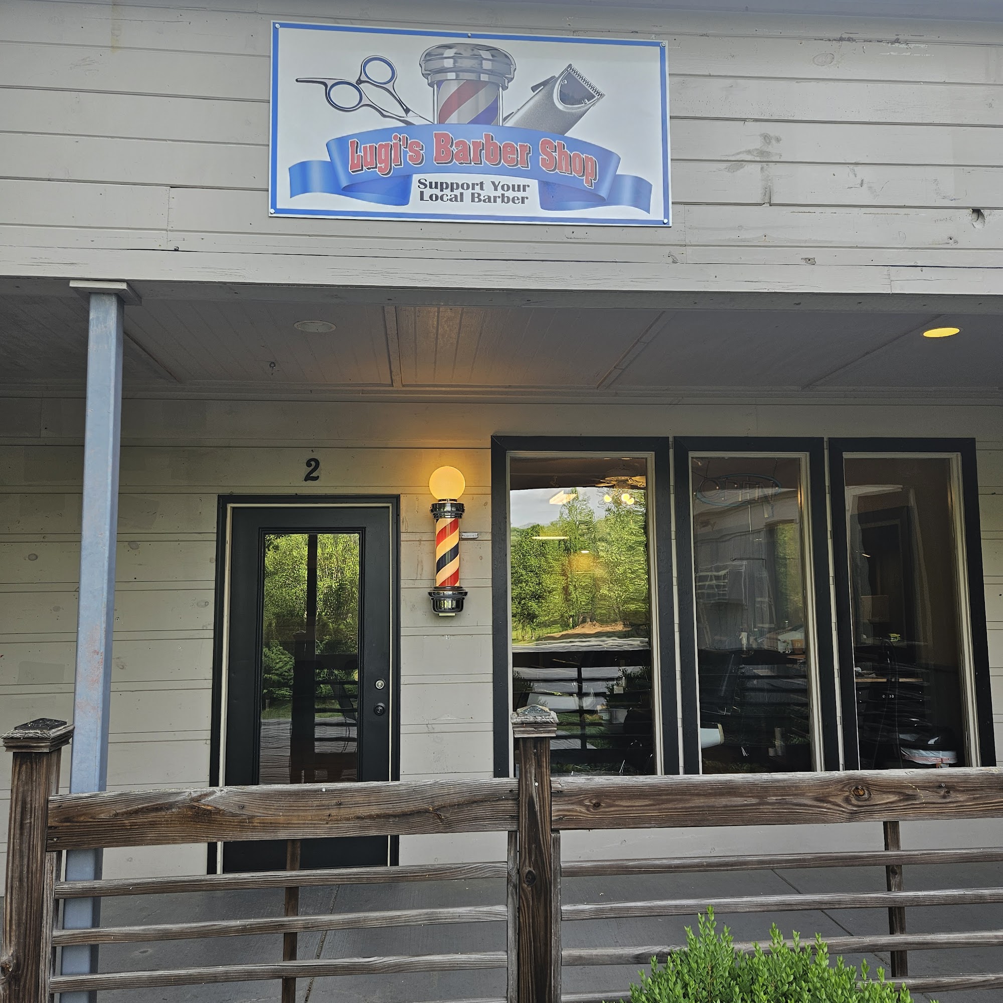 Lugi's Barber Shop Gatlinburg 170 Glades Rd #2, Gatlinburg Tennessee 37738