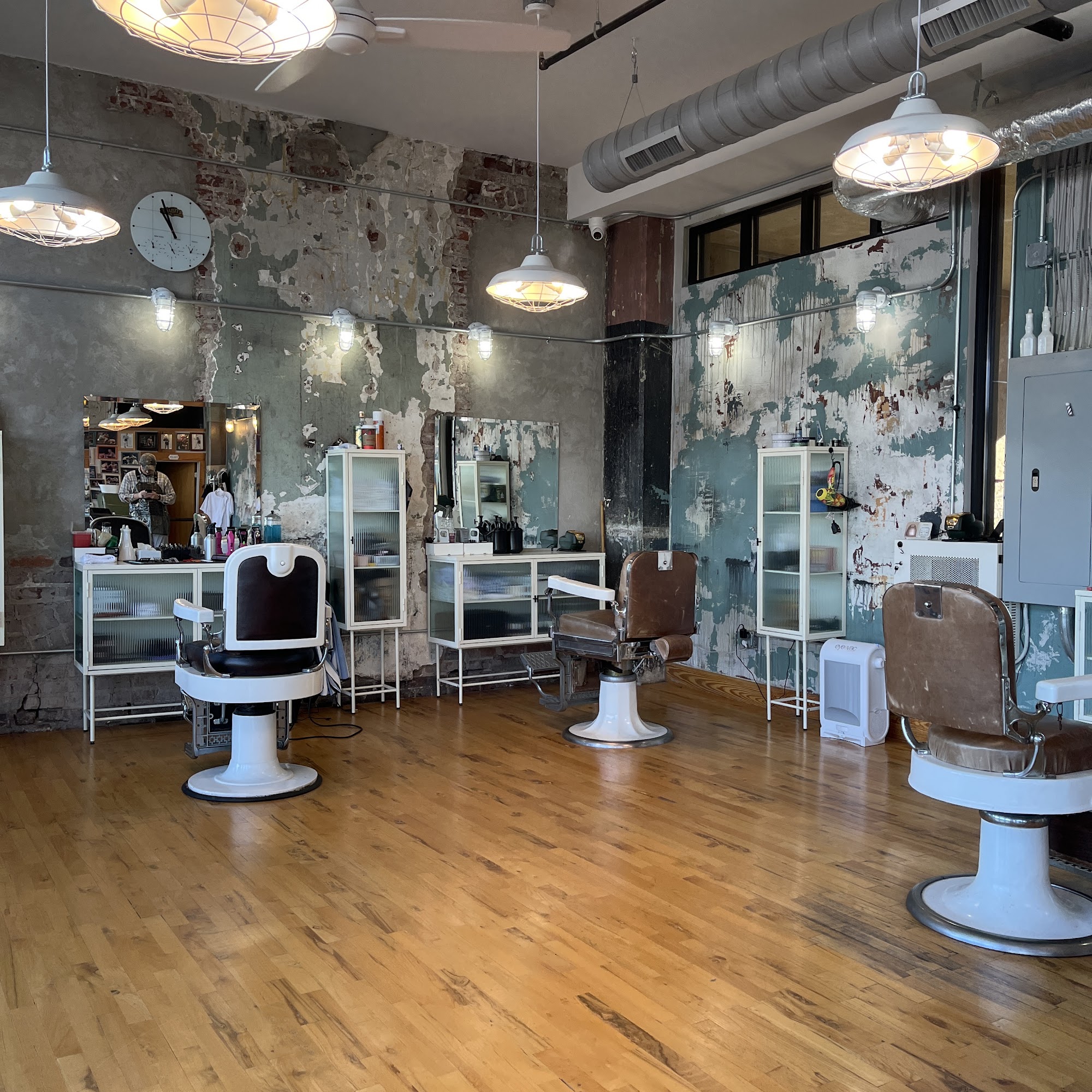 Rube Bailey Barbershop 304 W Jackson Ave, Knoxville Tennessee 37902