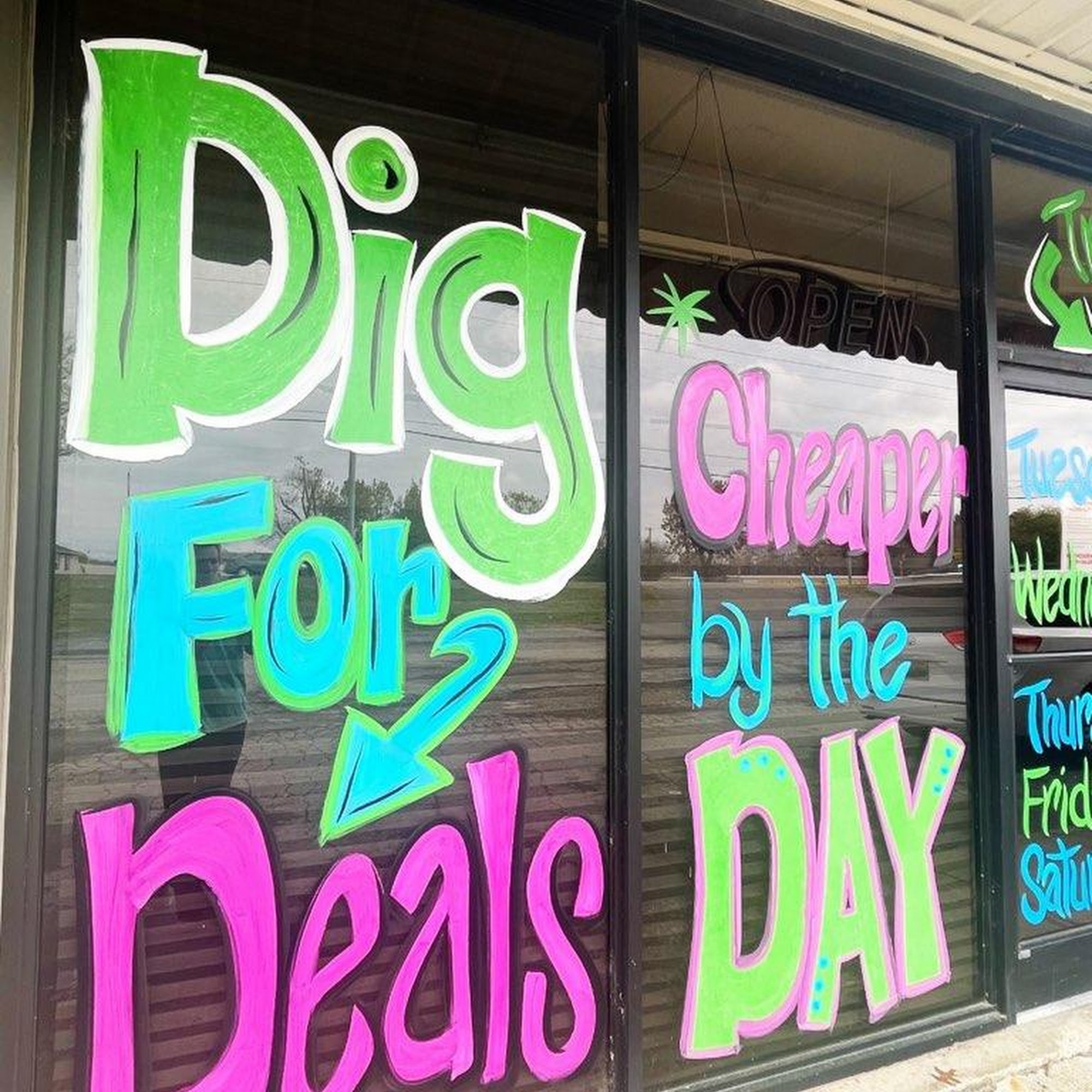 SJ'S OVERSTOCK LORETTO