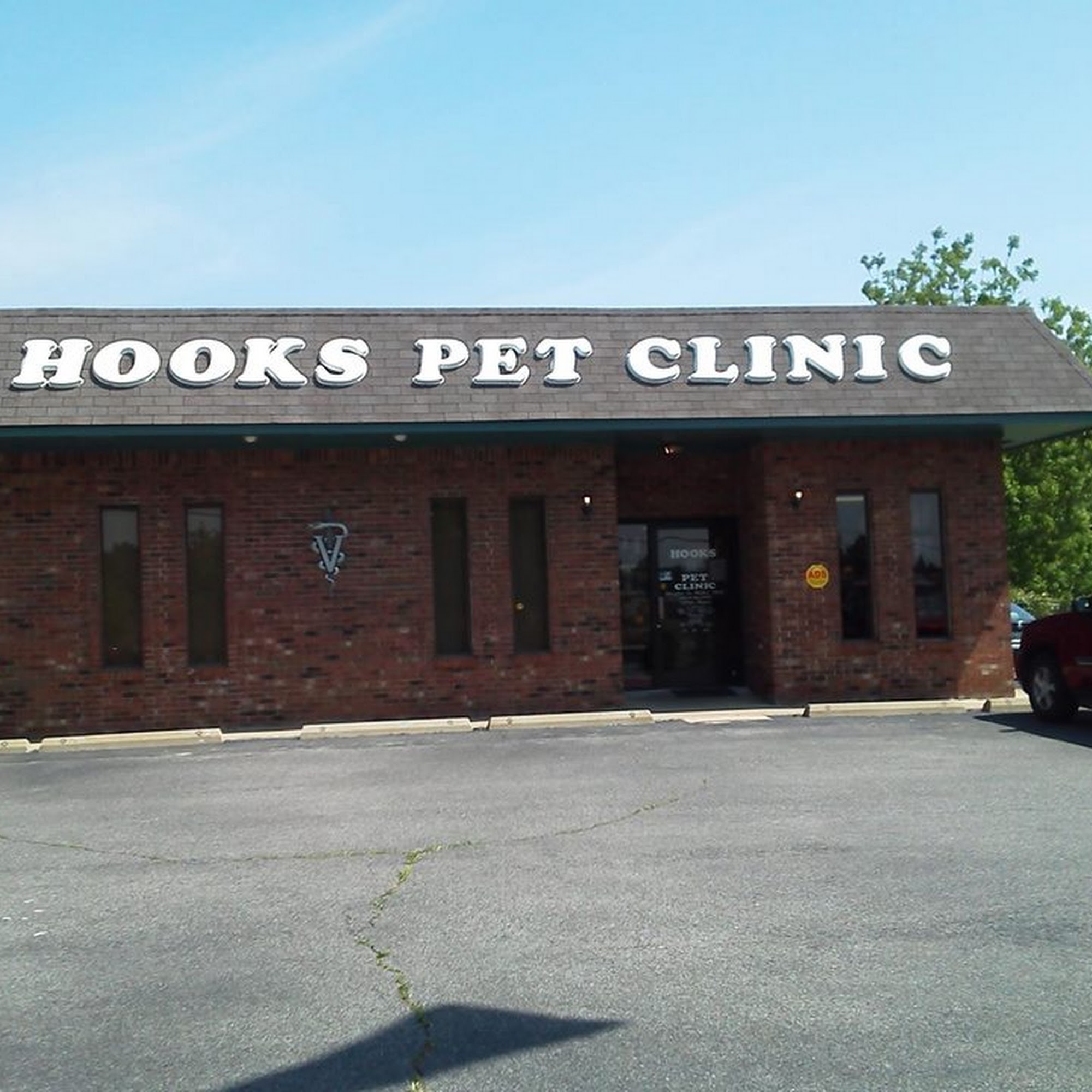 Hooks Pet Clinic Martin