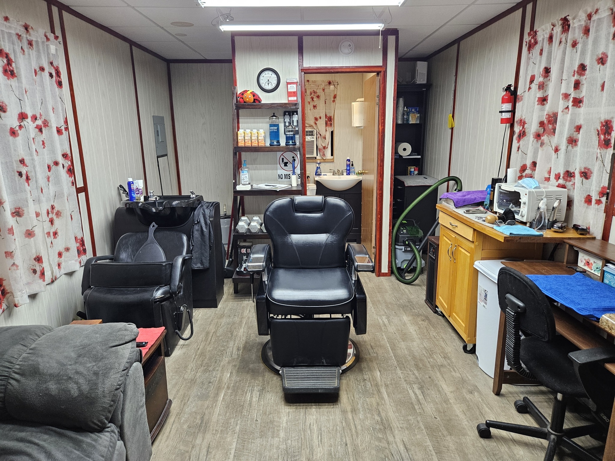 J.D.'s Barber Shop
