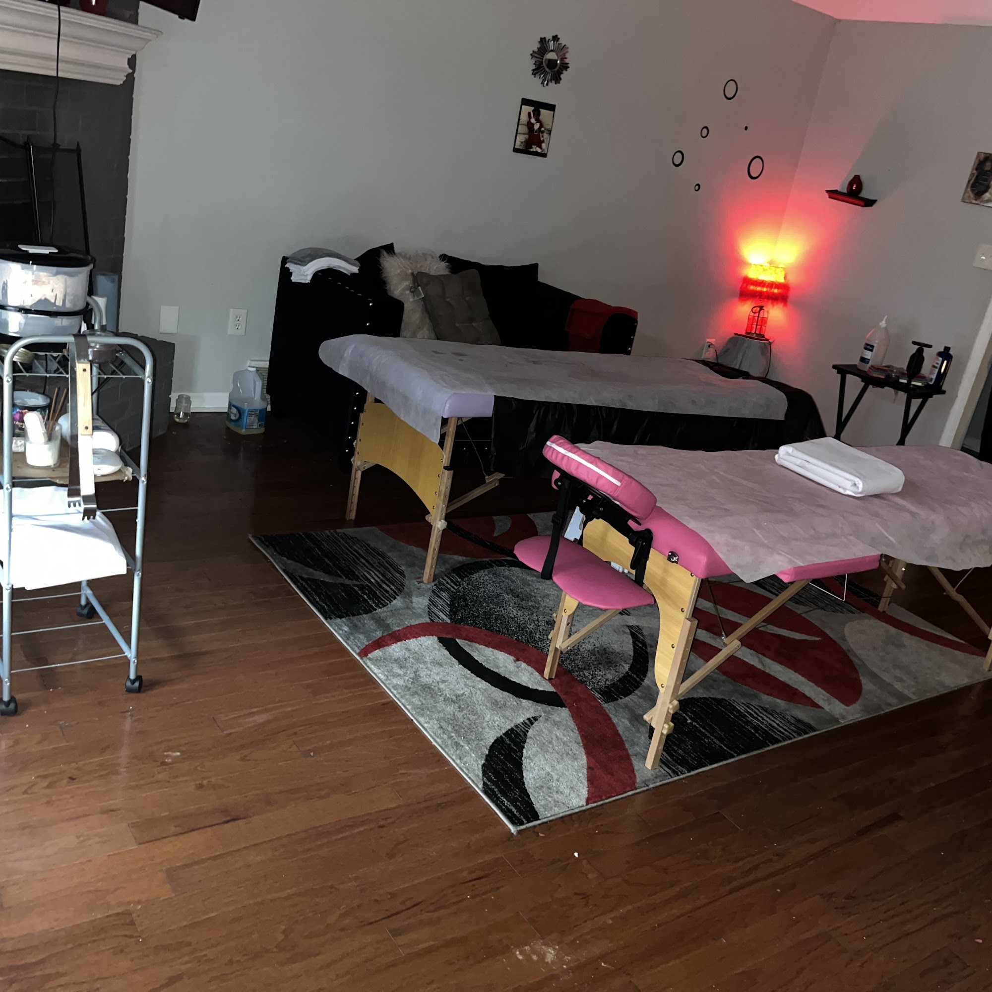 Miekas Body Rubs 7347 Creek Bend Dr, Memphis Tennessee 38125