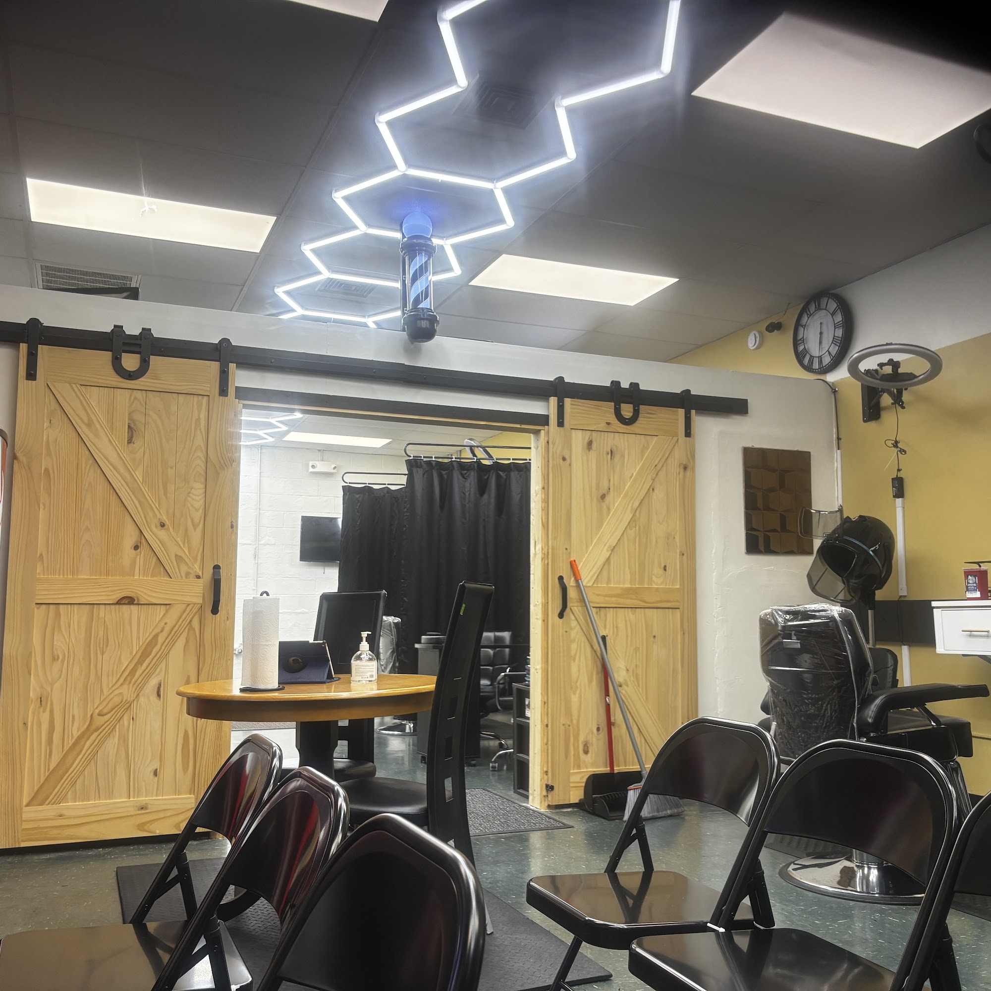 STRESS FREE ZONE BARBERSHOP