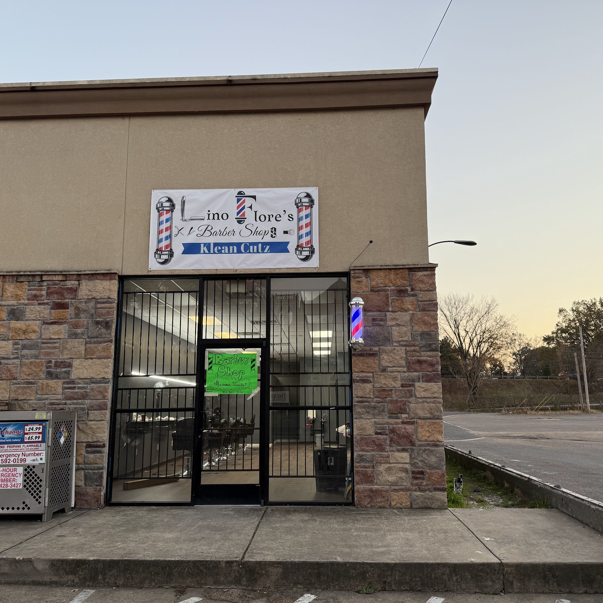 Lino Flore’s Barber Shop 629 N Highland St, Memphis Tennessee 38122