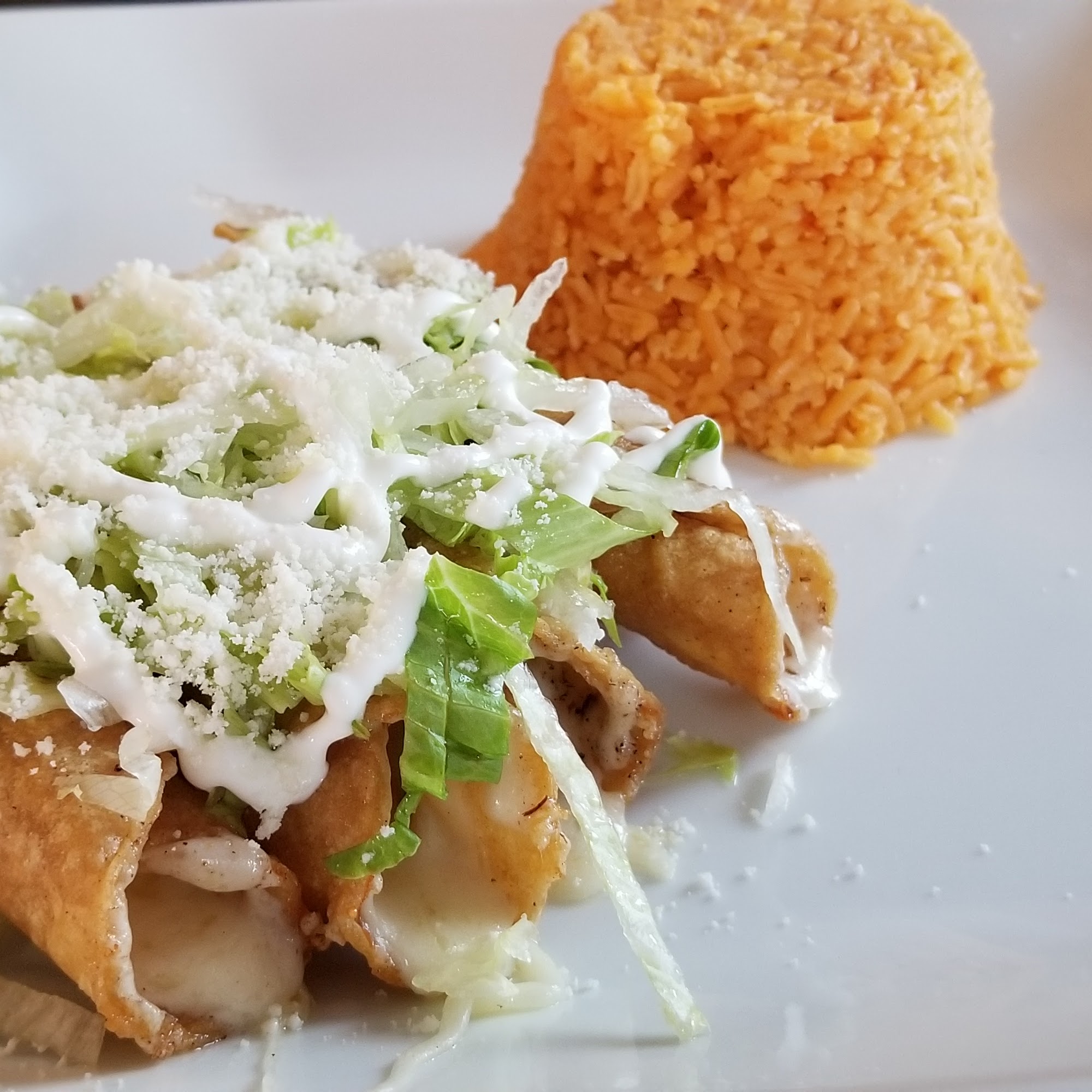 La Familia Mexican Restaurant and Store Mountain City
