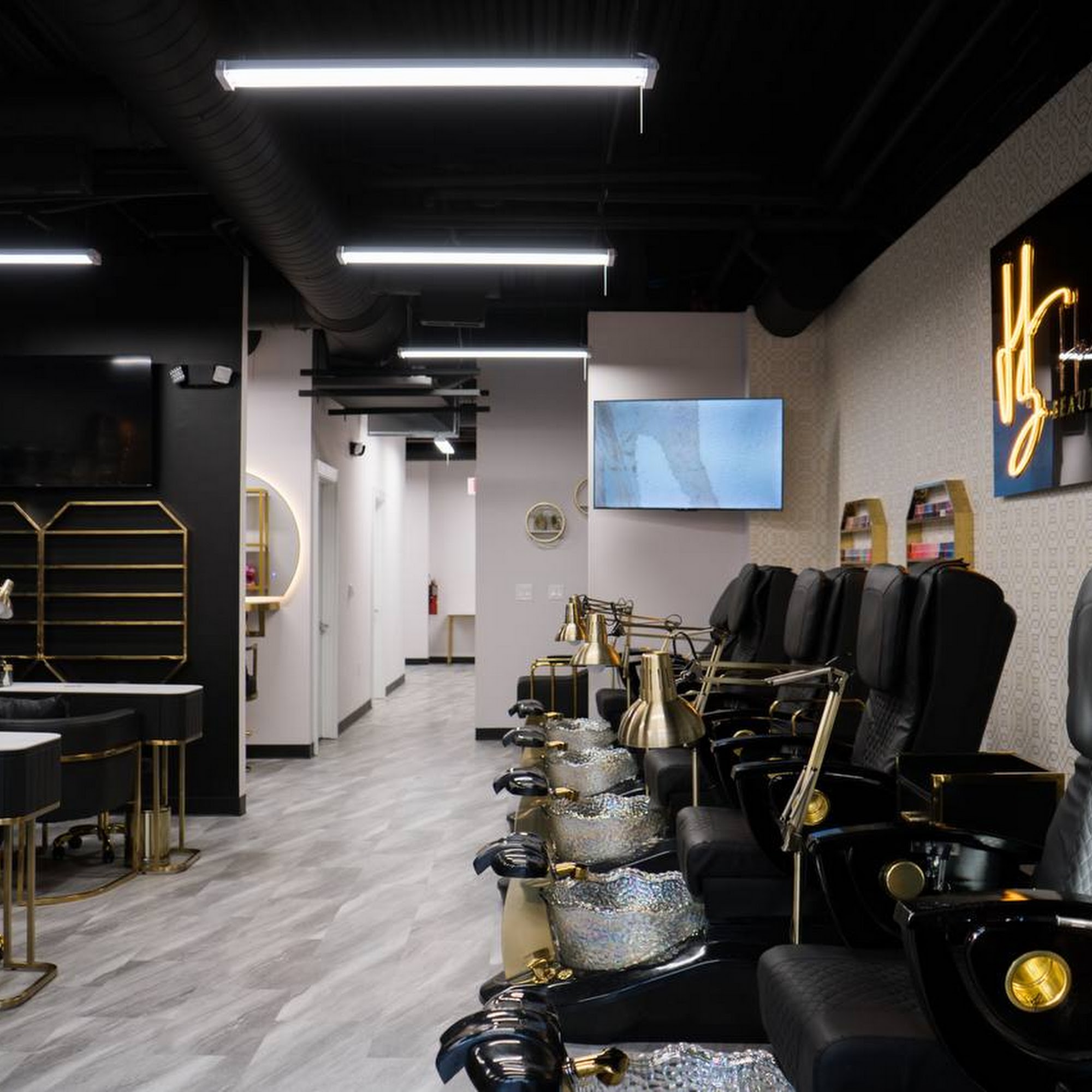 Haizel Studio LLC 836 N Thompson Ln STE 1C, Murfreesboro Tennessee 37129