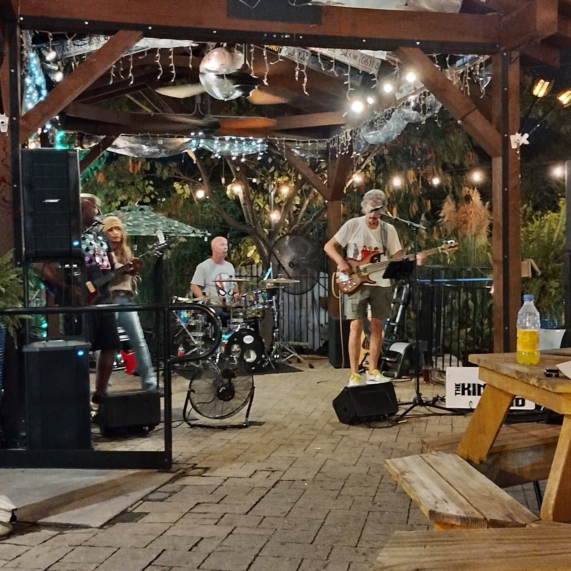 Crafter's Brew Market & Social Oak Ridge