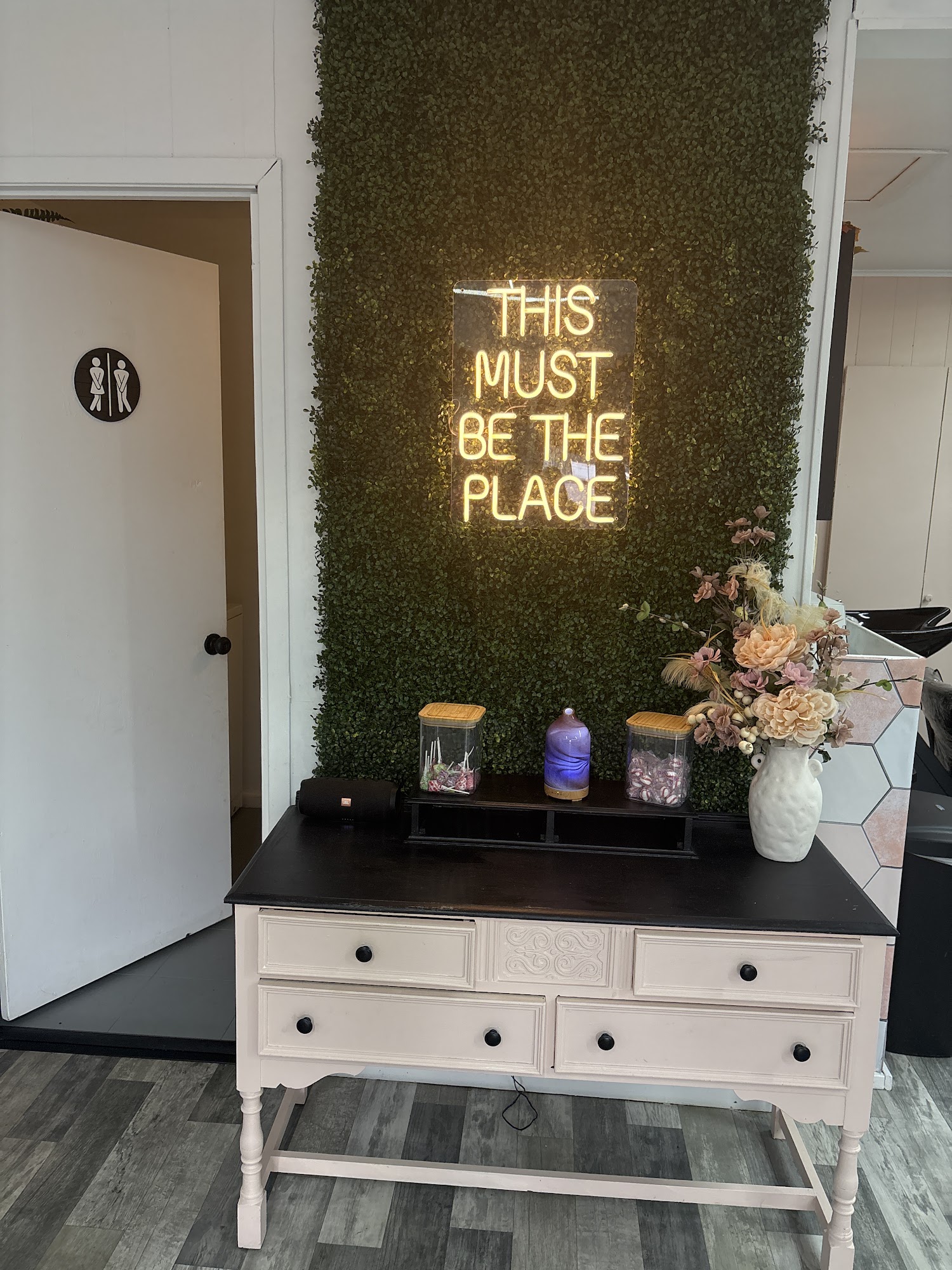 Just Flippin* Hair Pigeon Forge