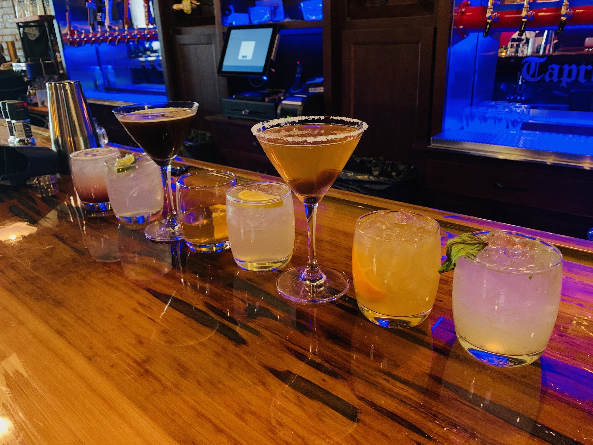 Red Dog On Main Taproom & Eatery Rogersville