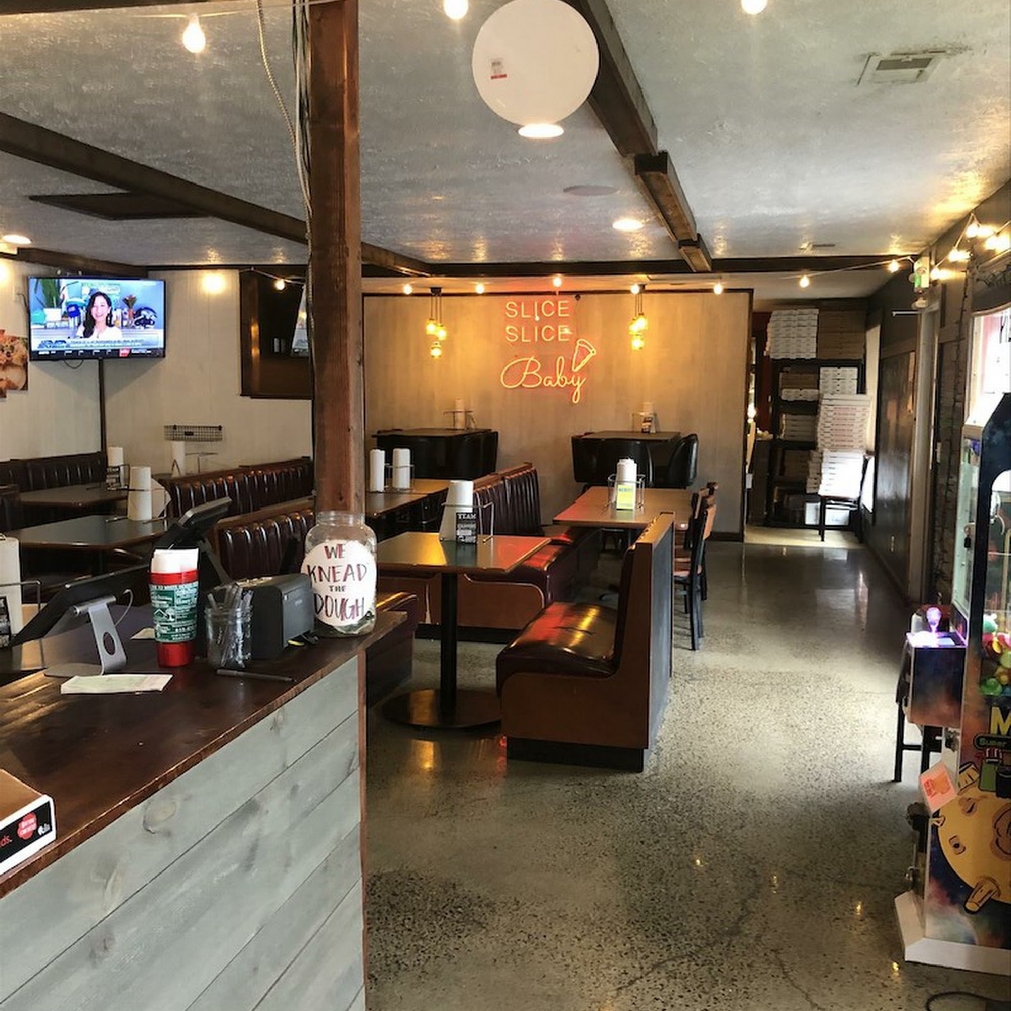 White House Pizza & Pub White House