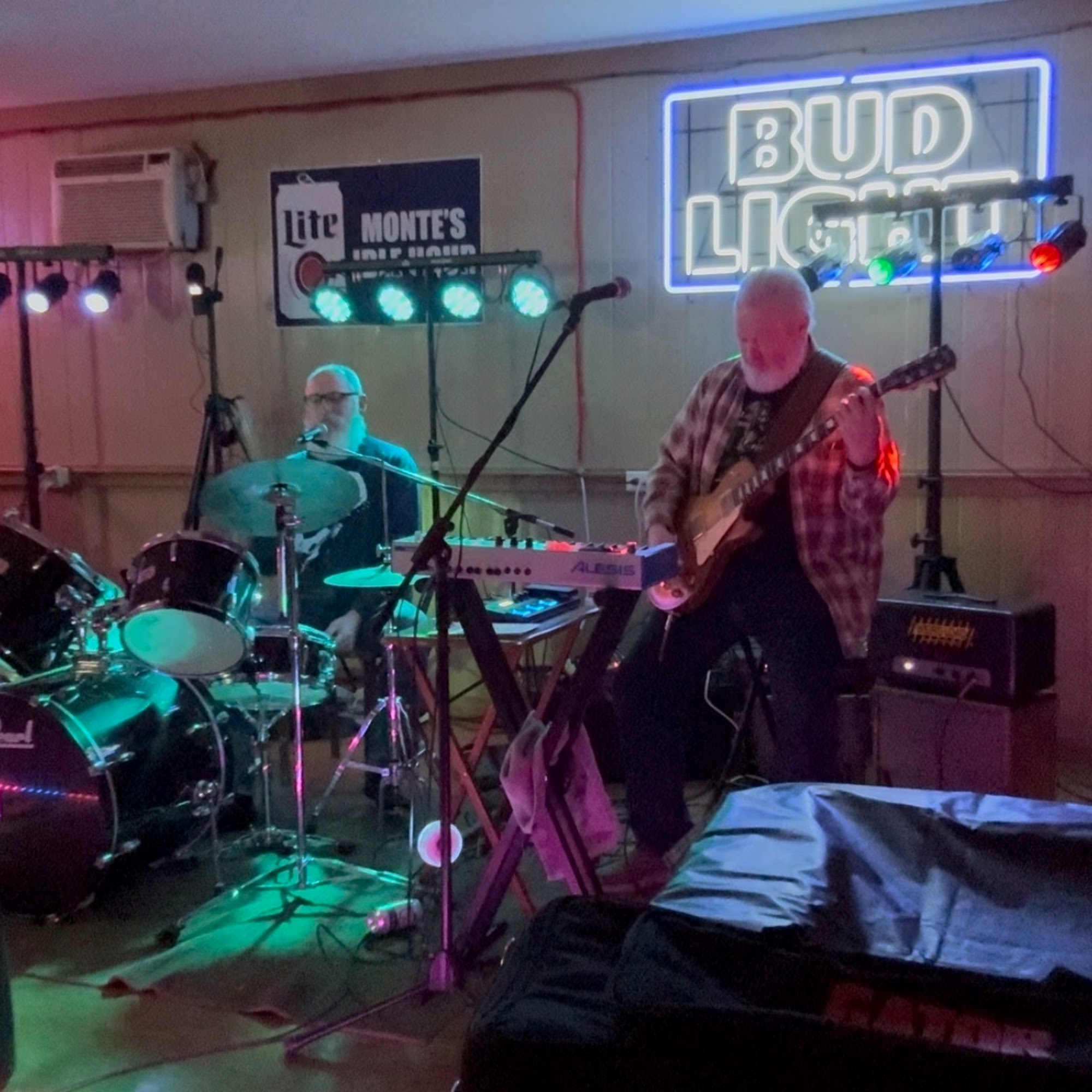 Monte's Idle Hour 516 1st Ave NW, Winchester