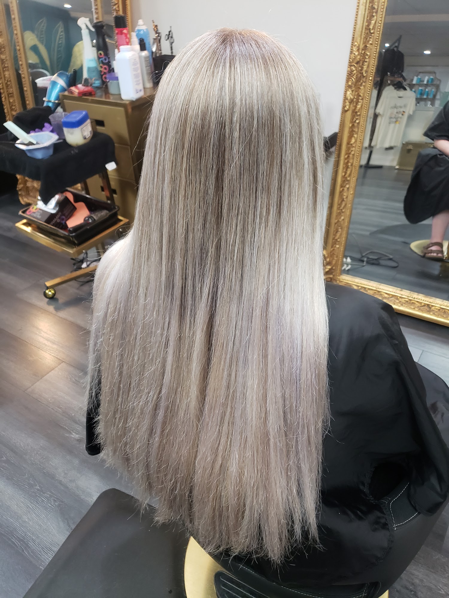 Looking Chic, The Salon