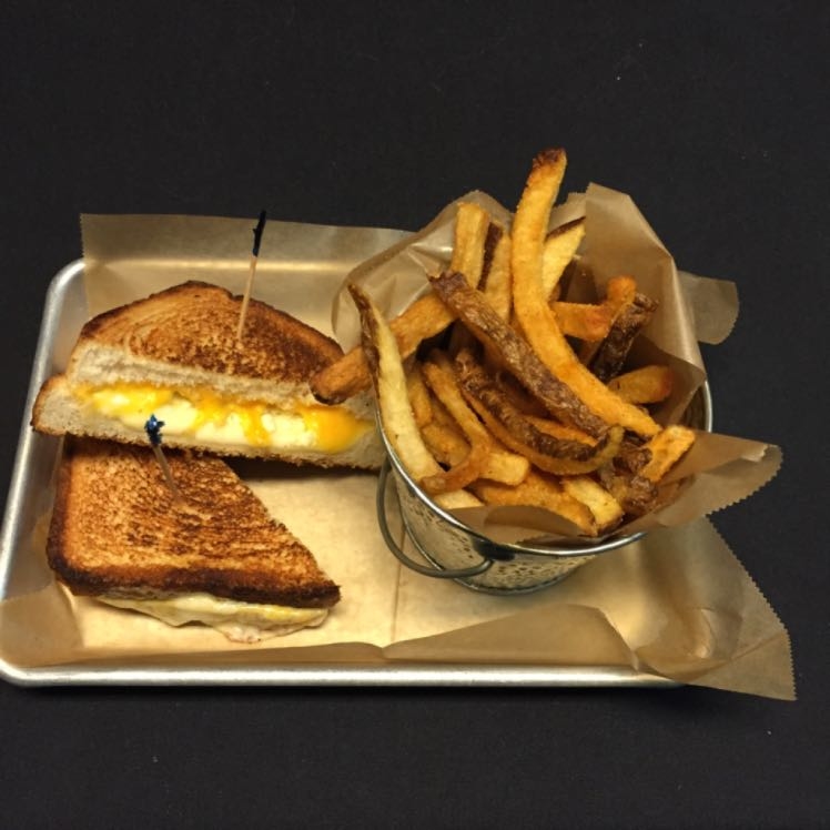 The Quarter Bar & Grill Addison