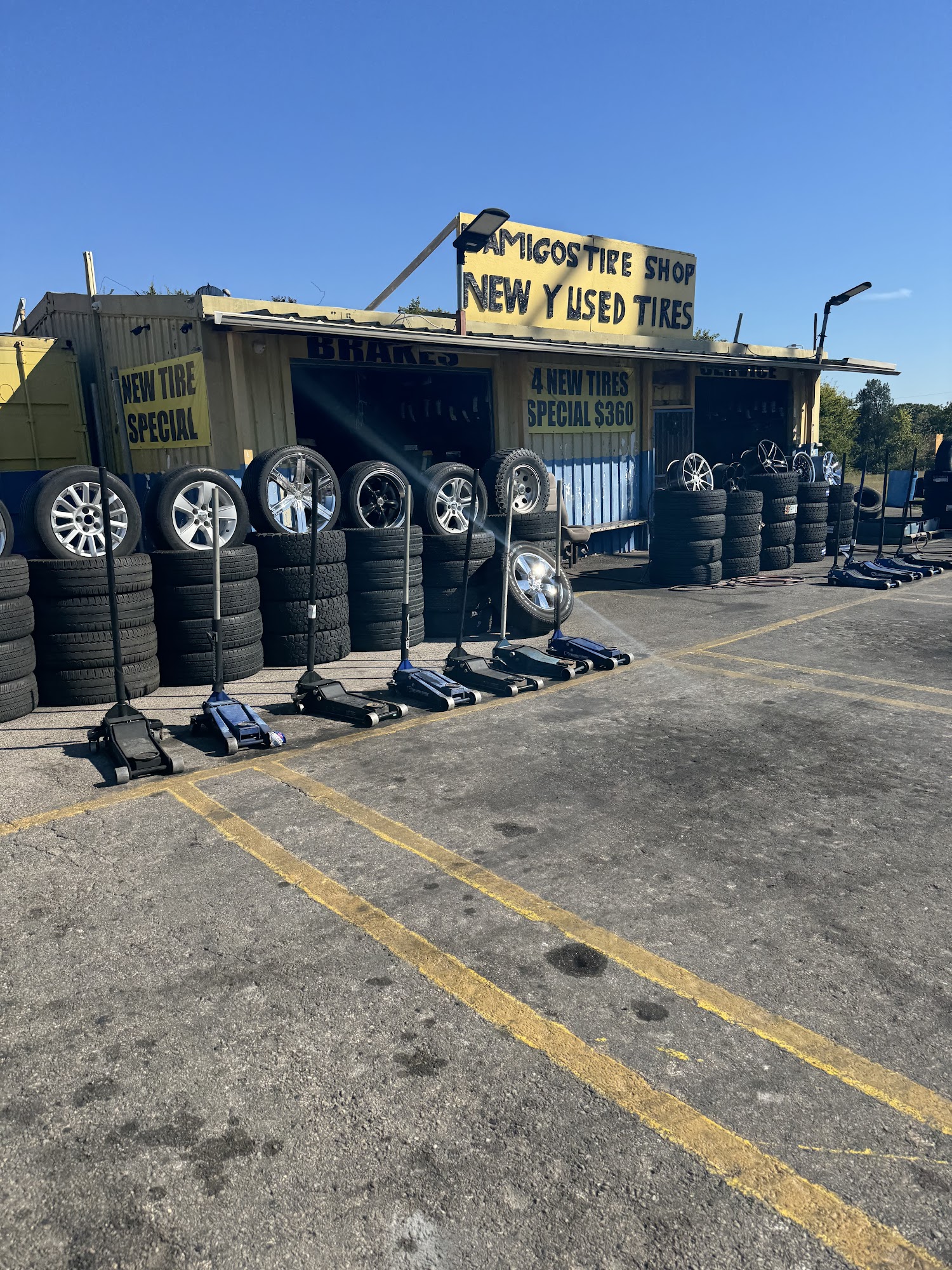 2 Amigos tire shop Menu