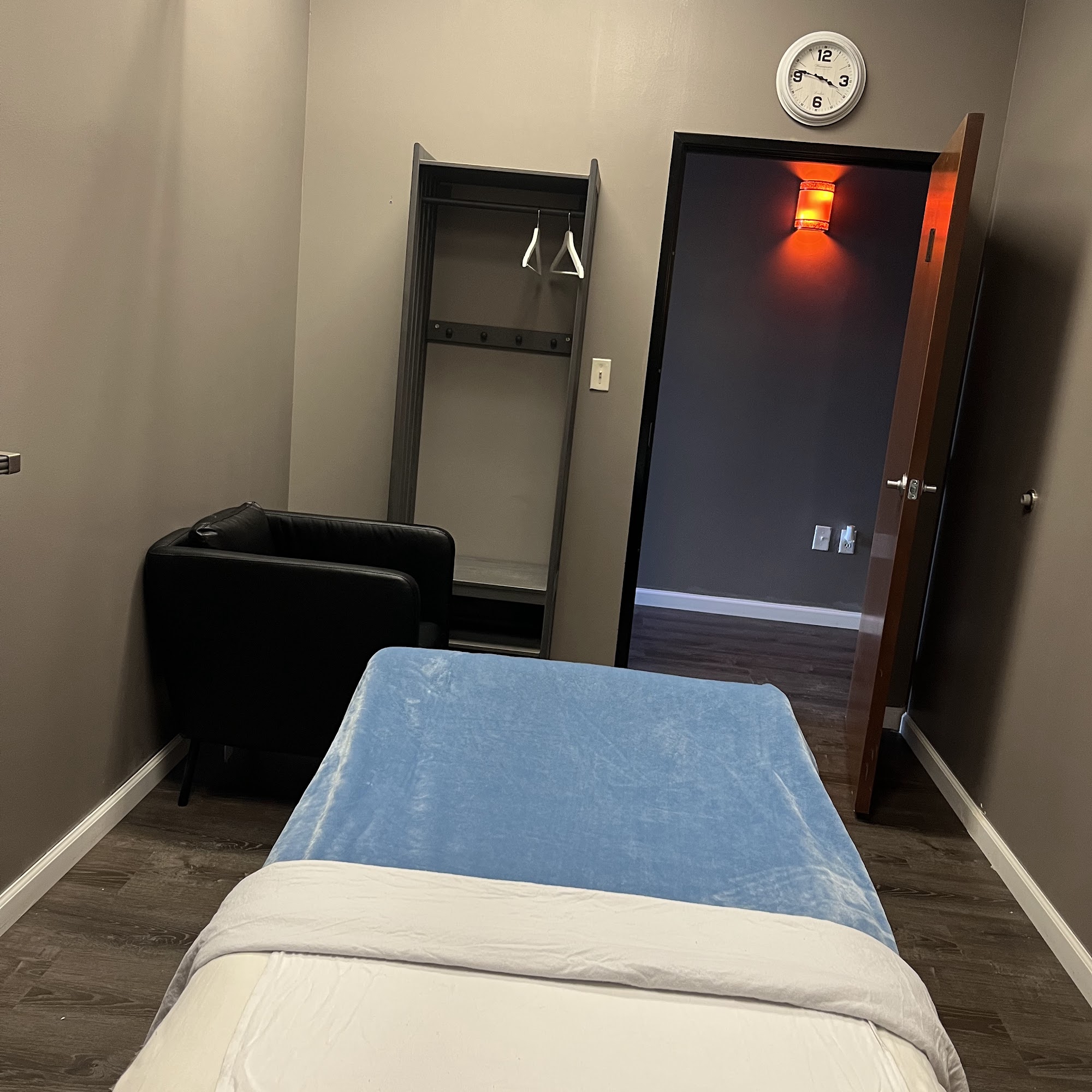 Pink Lily Massage