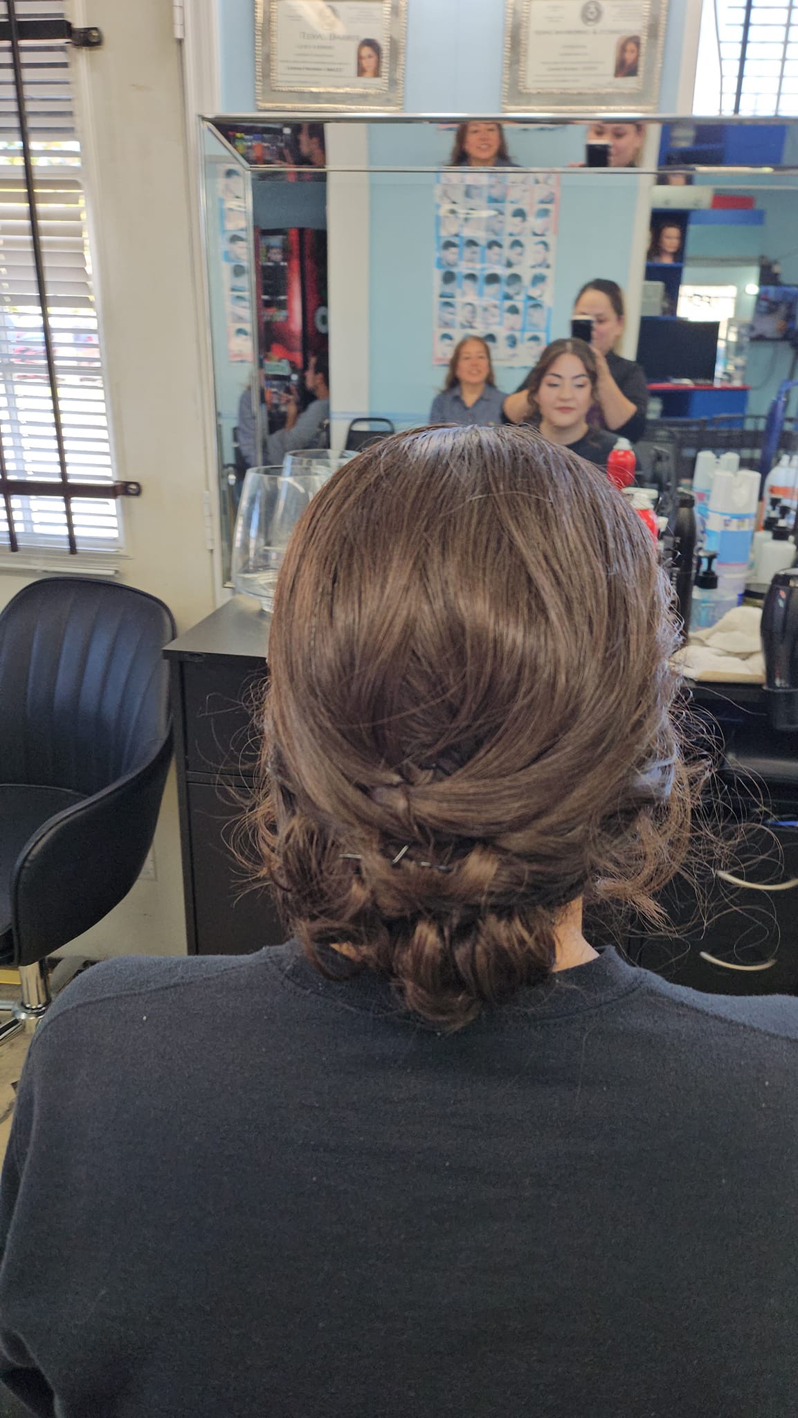 Cut & Style Beauty Salon and barber 412 N 1st St B, Conroe Texas 77301